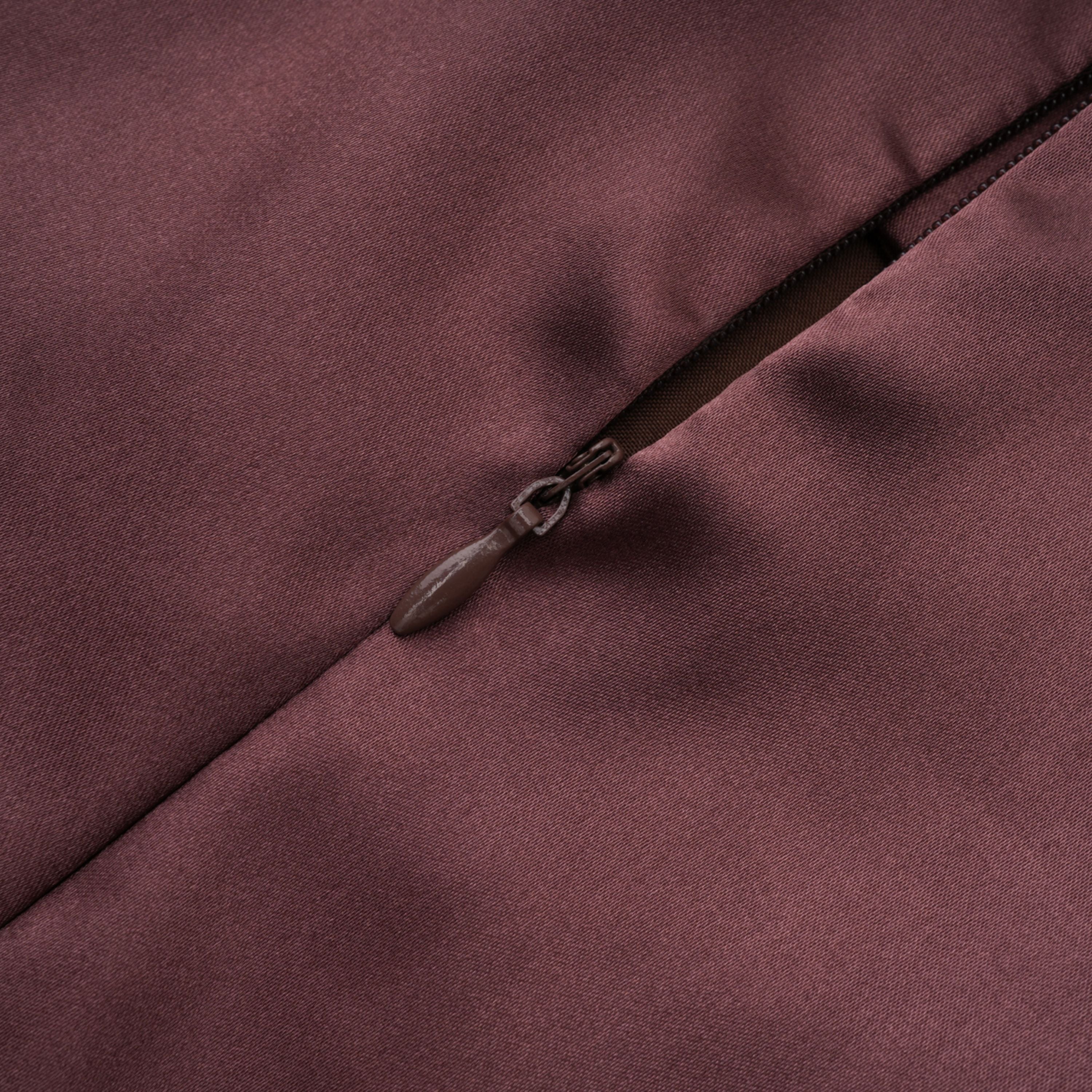 فستان طويل من الساتان المزركش باللون البني من Inmaculada