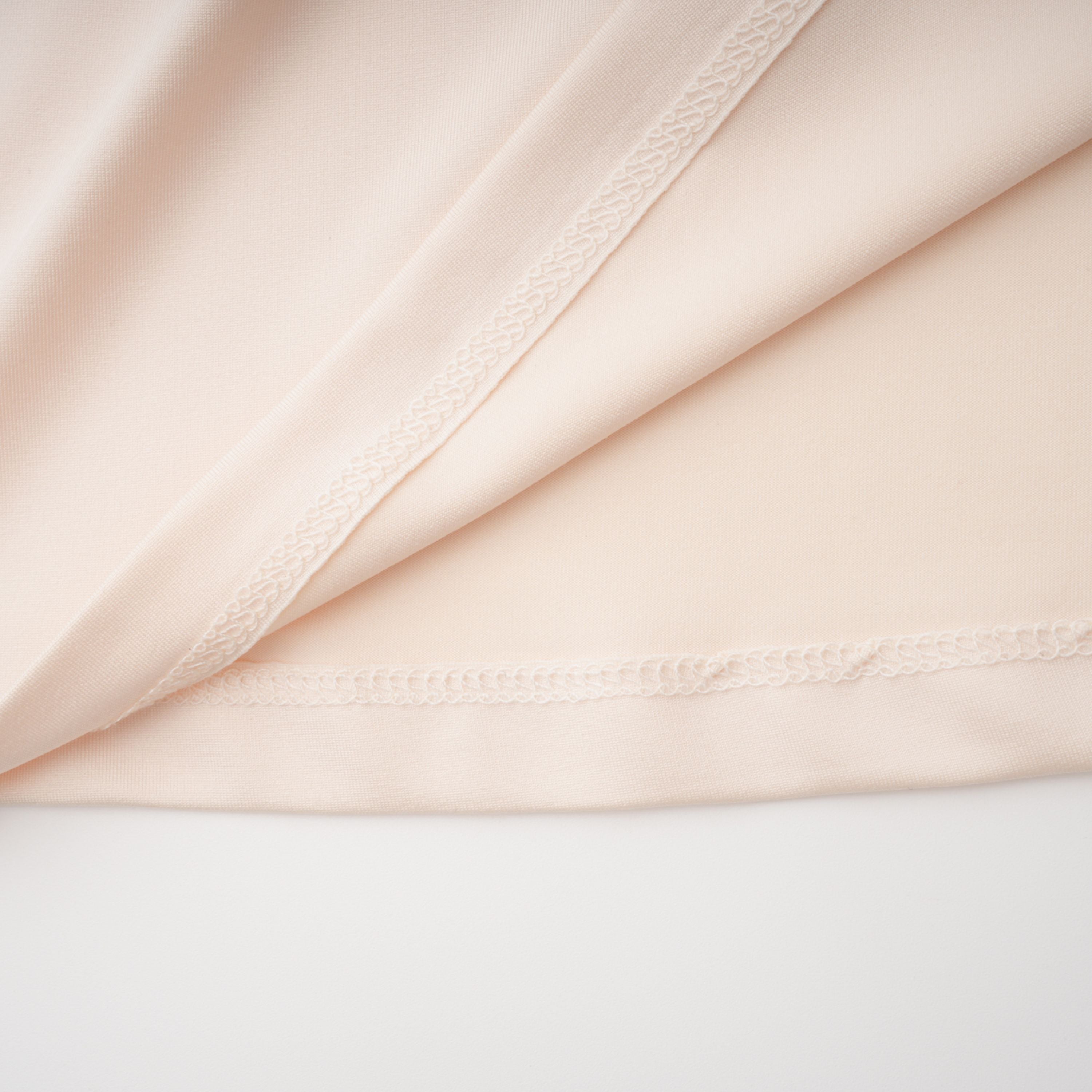 فستان طويل بزخارف مضفرة وتفاصيل جواكين نيوترال