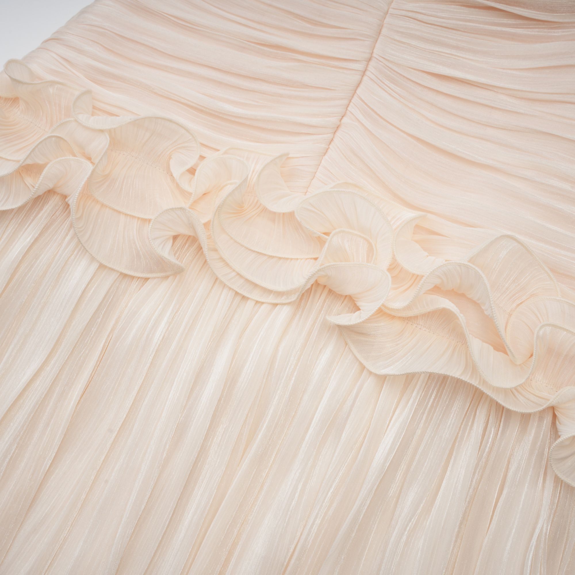 فستان ماكسي محايد من سيليست مع كشكشة