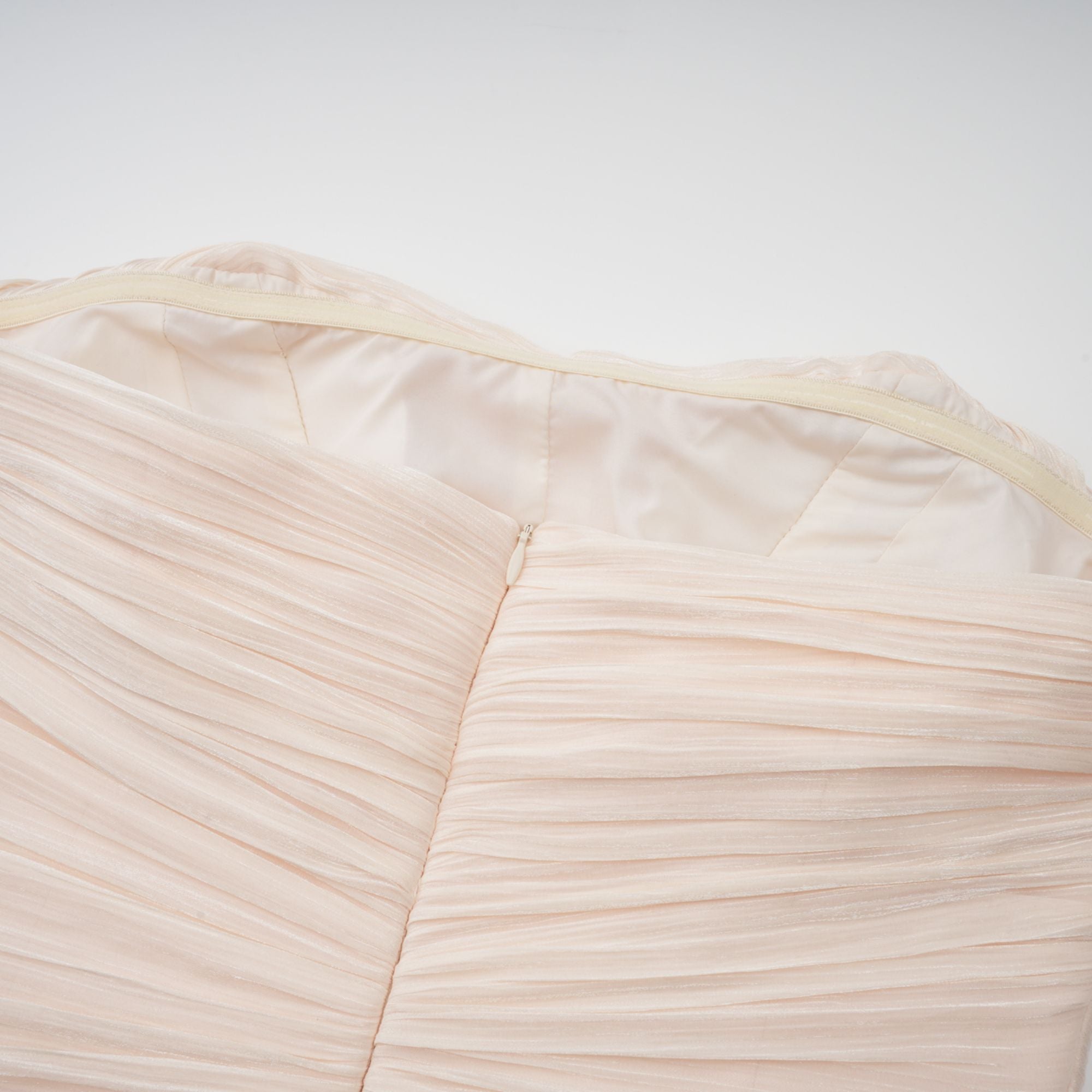 فستان ماكسي محايد من سيليست مع كشكشة