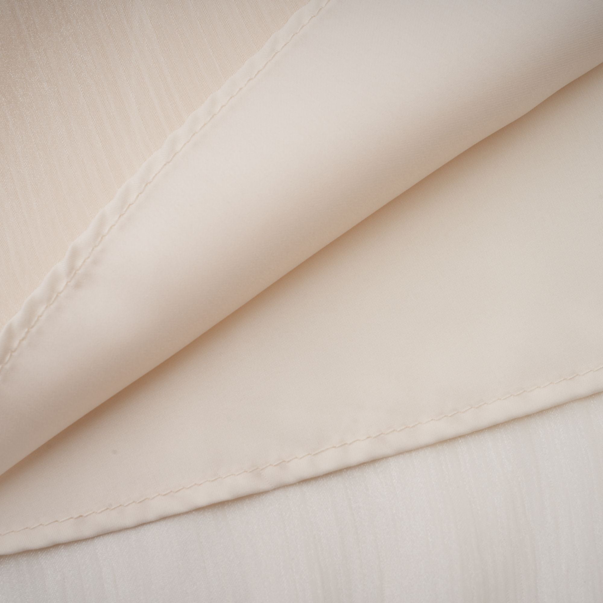 فستان ماكسي محايد من سيليست مع كشكشة