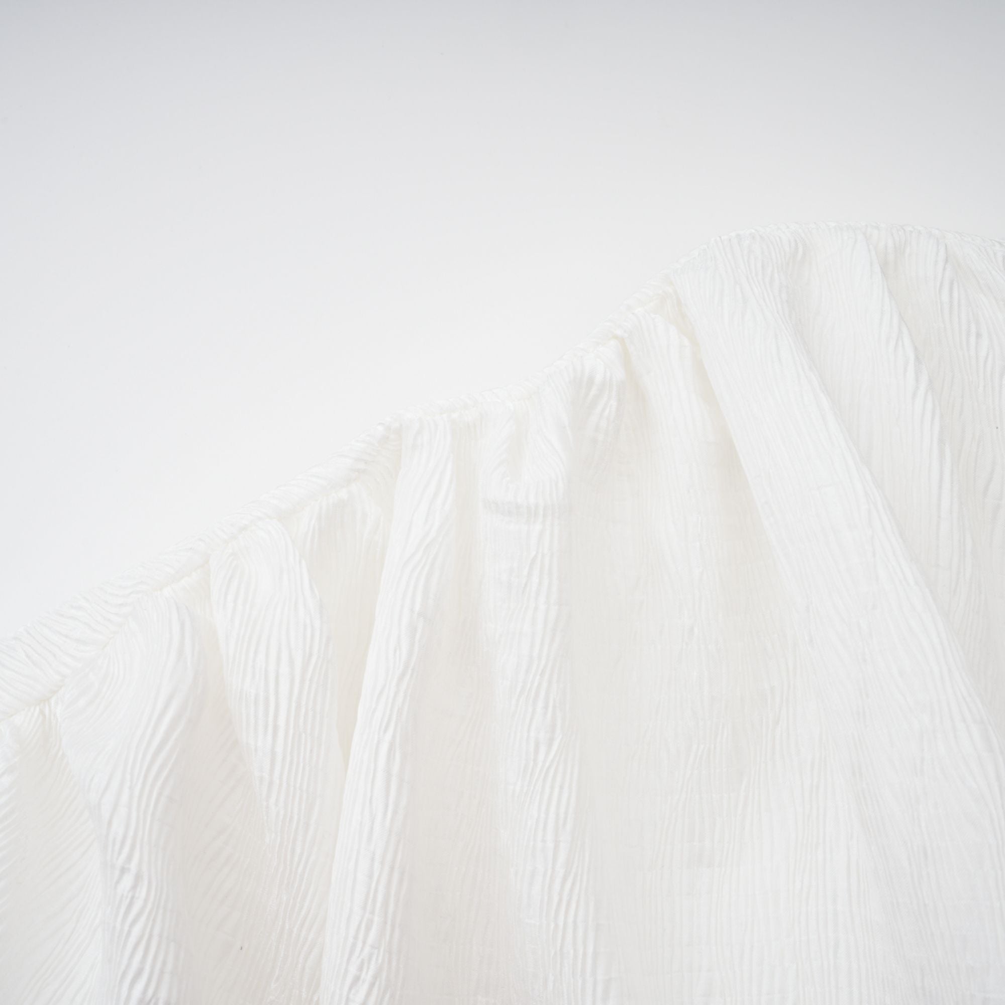 Pétale Weißes Maxikleid mit Rosenapplikation