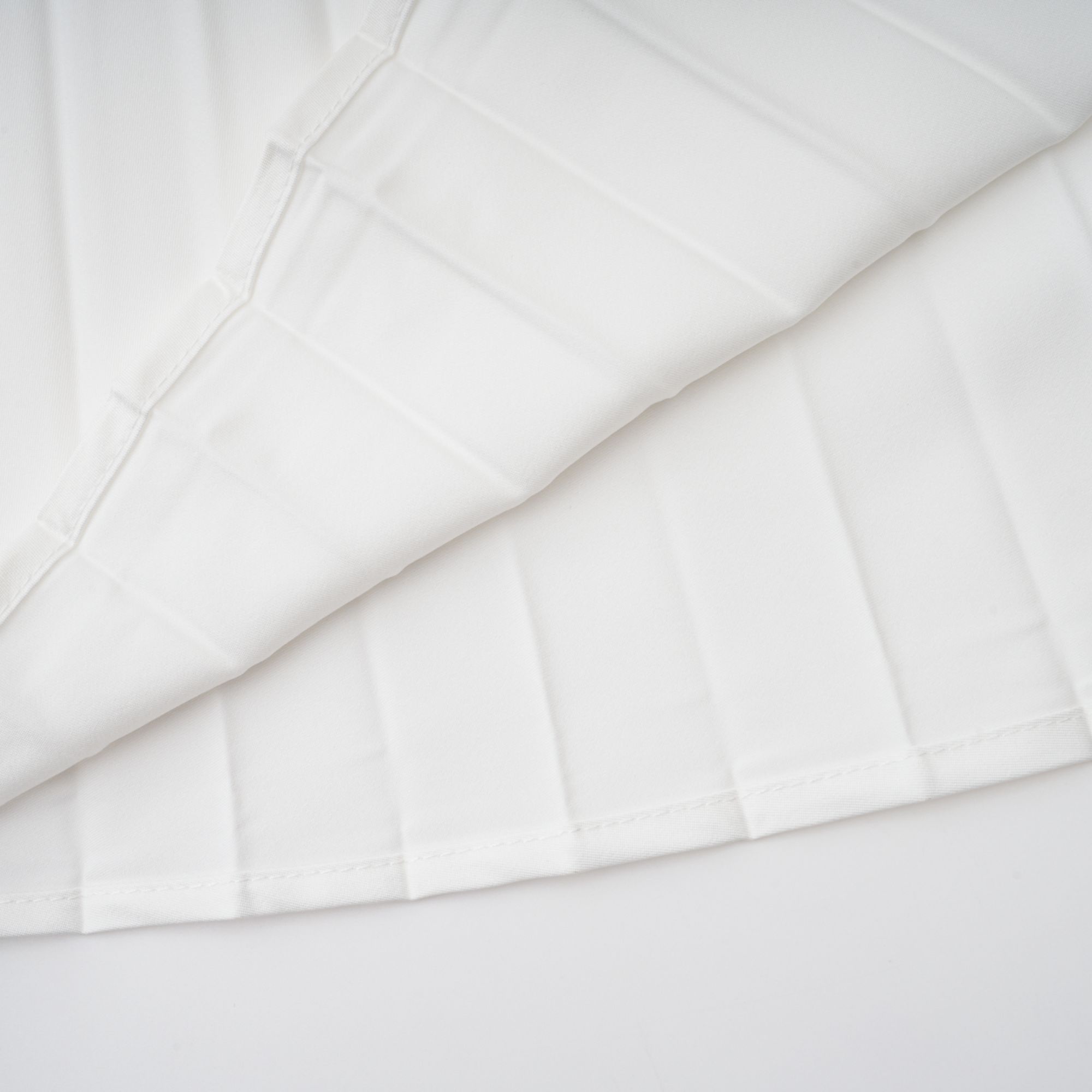 Pétale Weißes Maxikleid mit Rosenapplikation