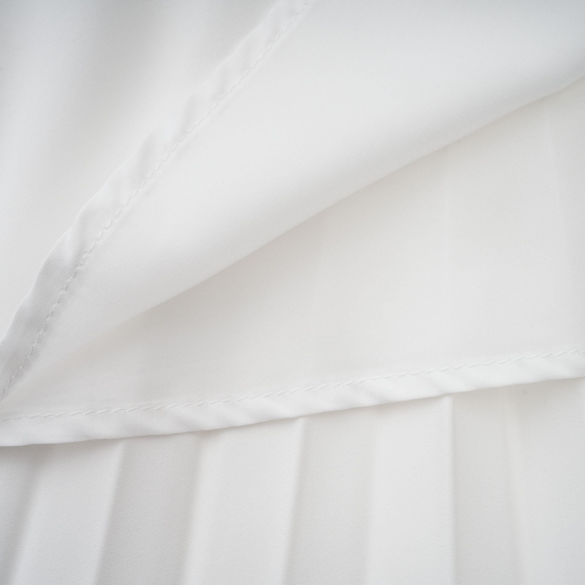 Pétale Weißes Maxikleid mit Rosenapplikation