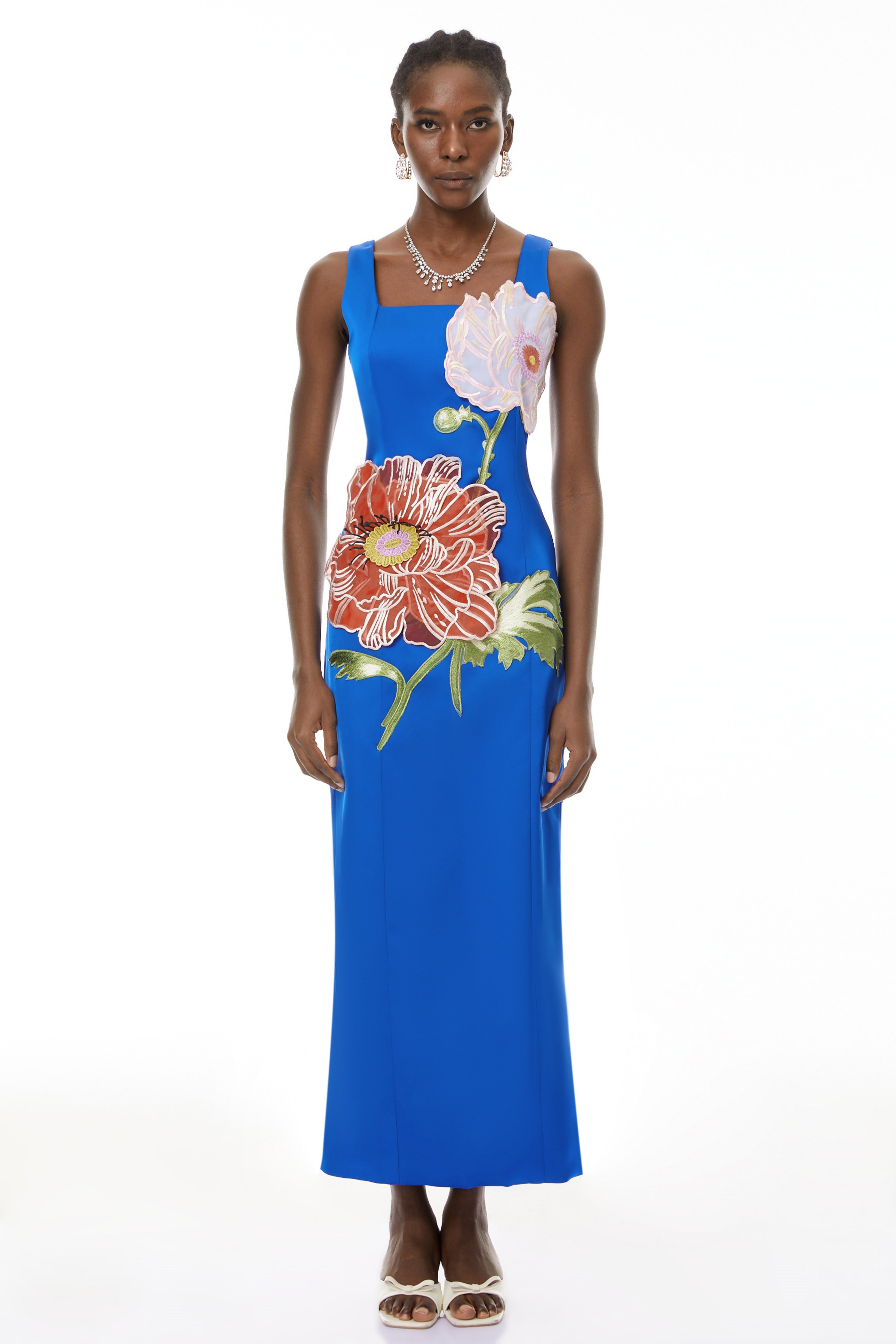 Damaris Blaues Maxikleid mit Blumenstickerei