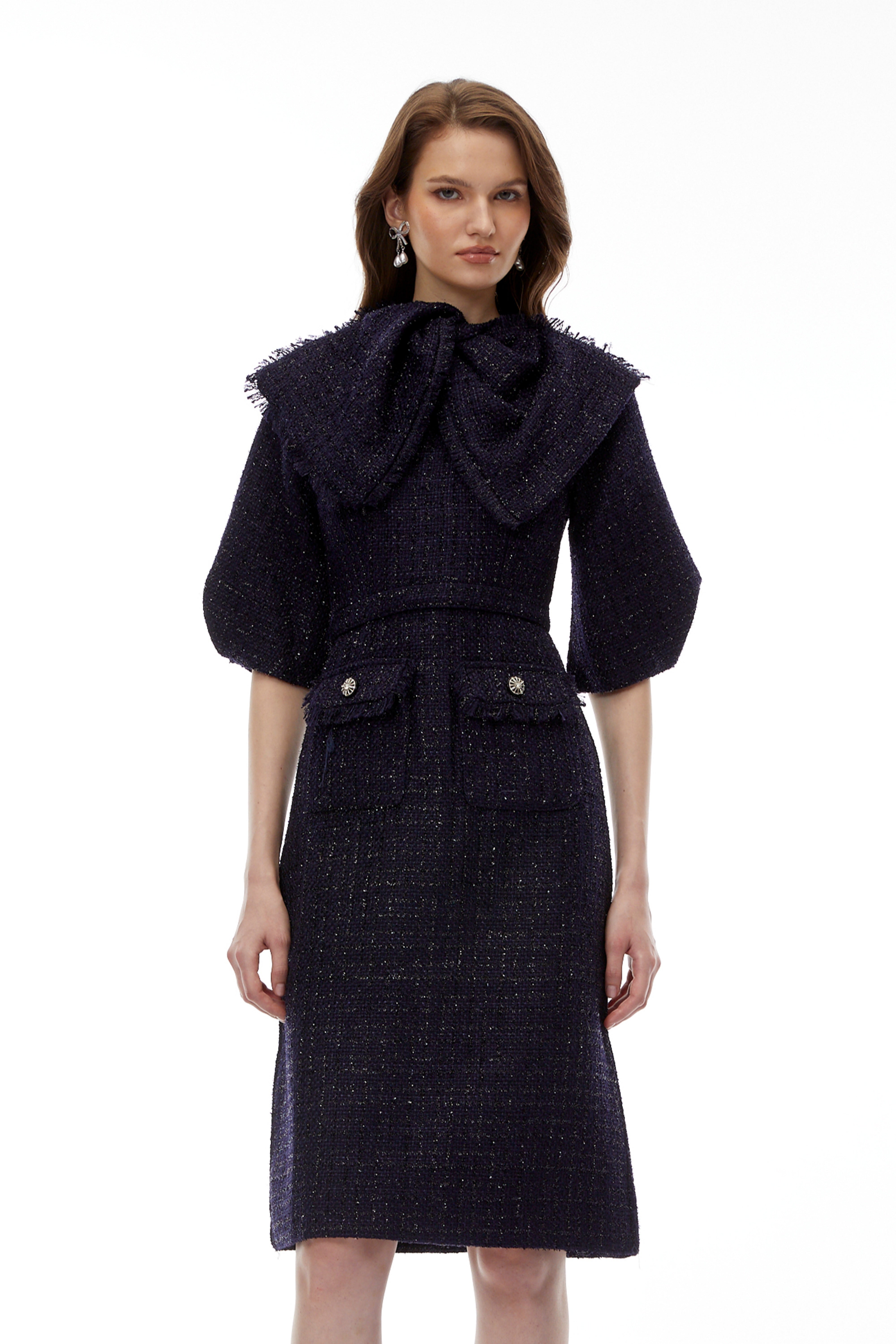 فستان ميدي من ديميتريا بلو تويد مع فيونكة