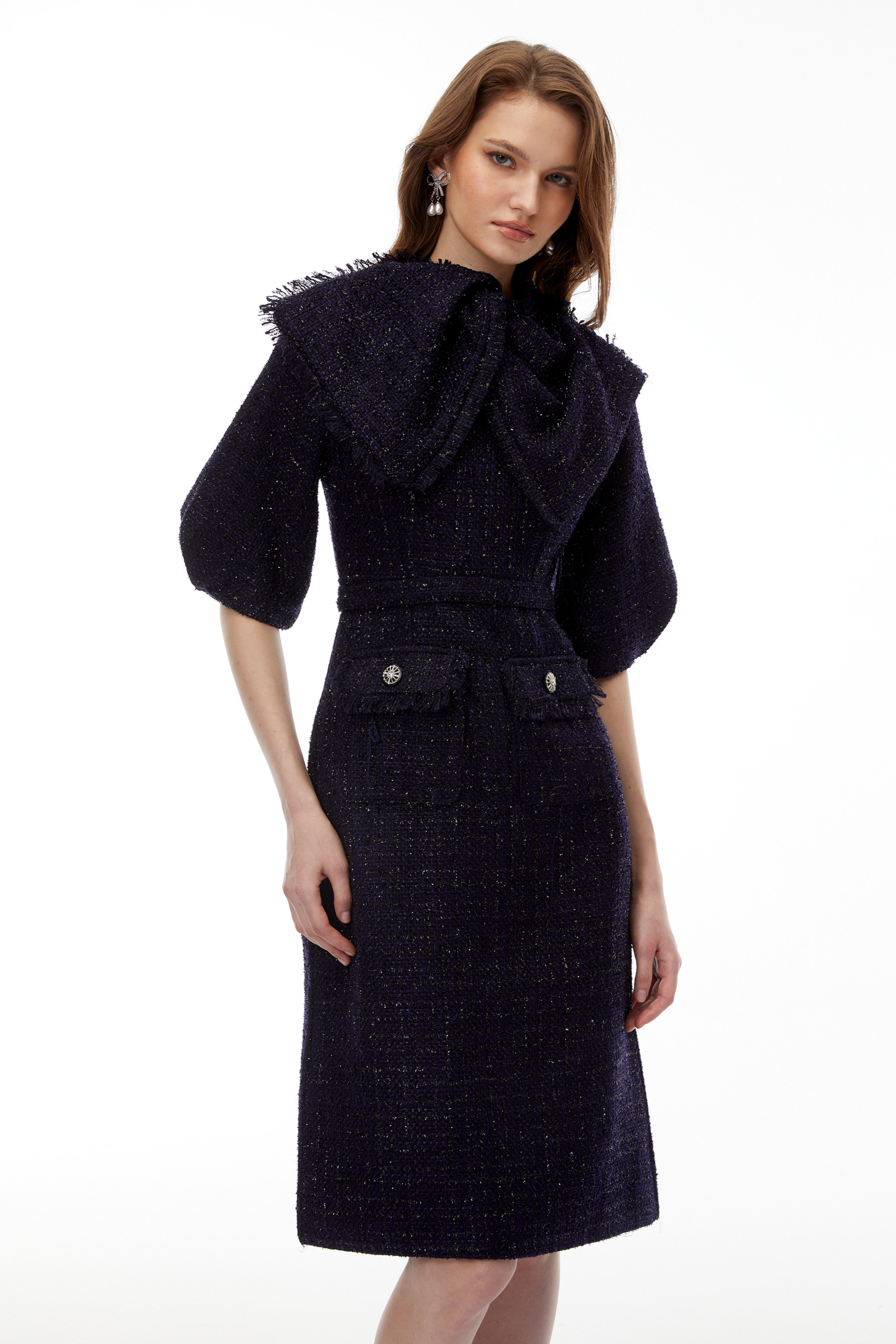 فستان ميدي من ديميتريا بلو تويد مع فيونكة