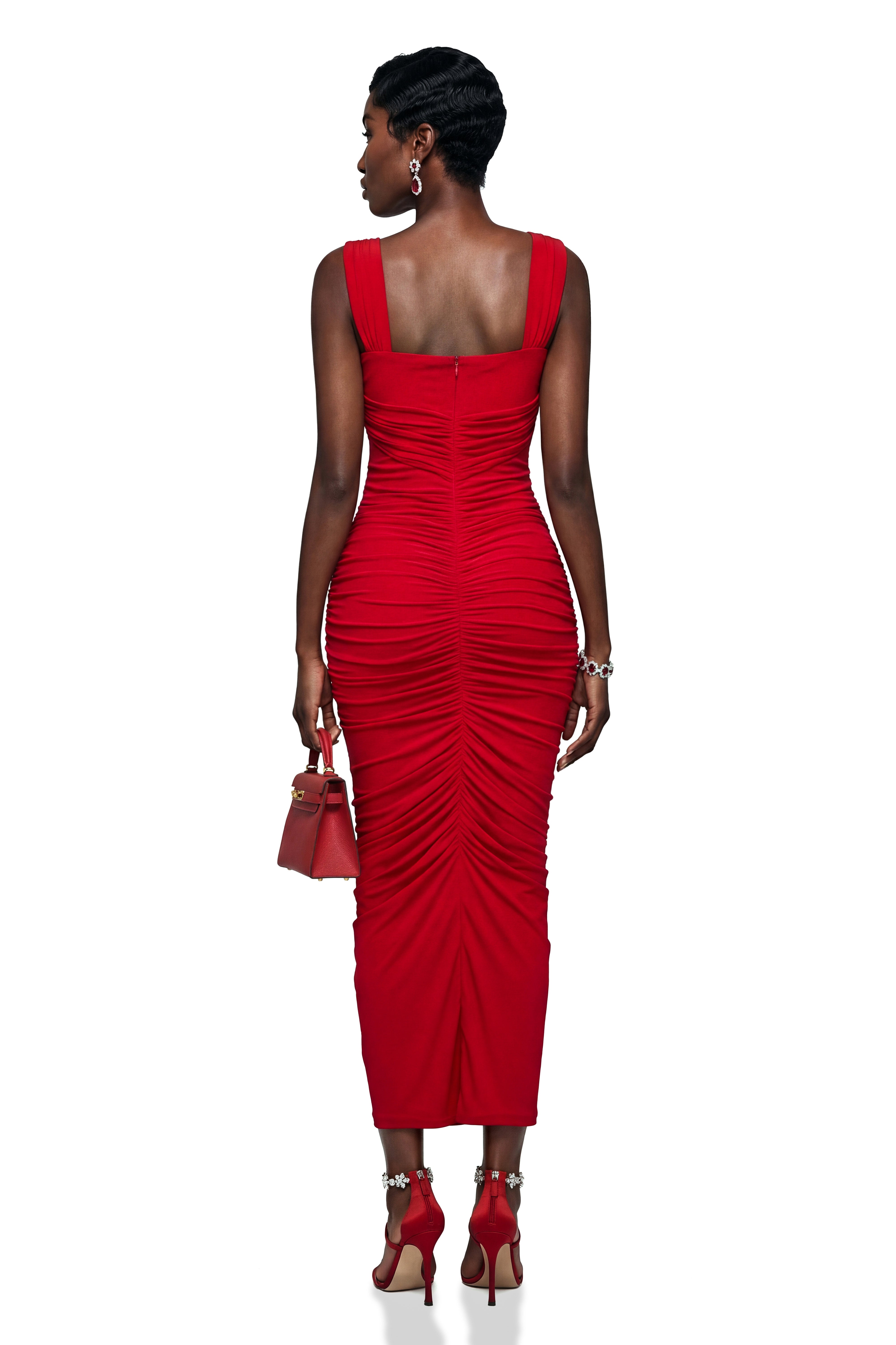 Elize – rotes Maxikleid mit gekreuzten Trägern und 3D-Blütenblättern