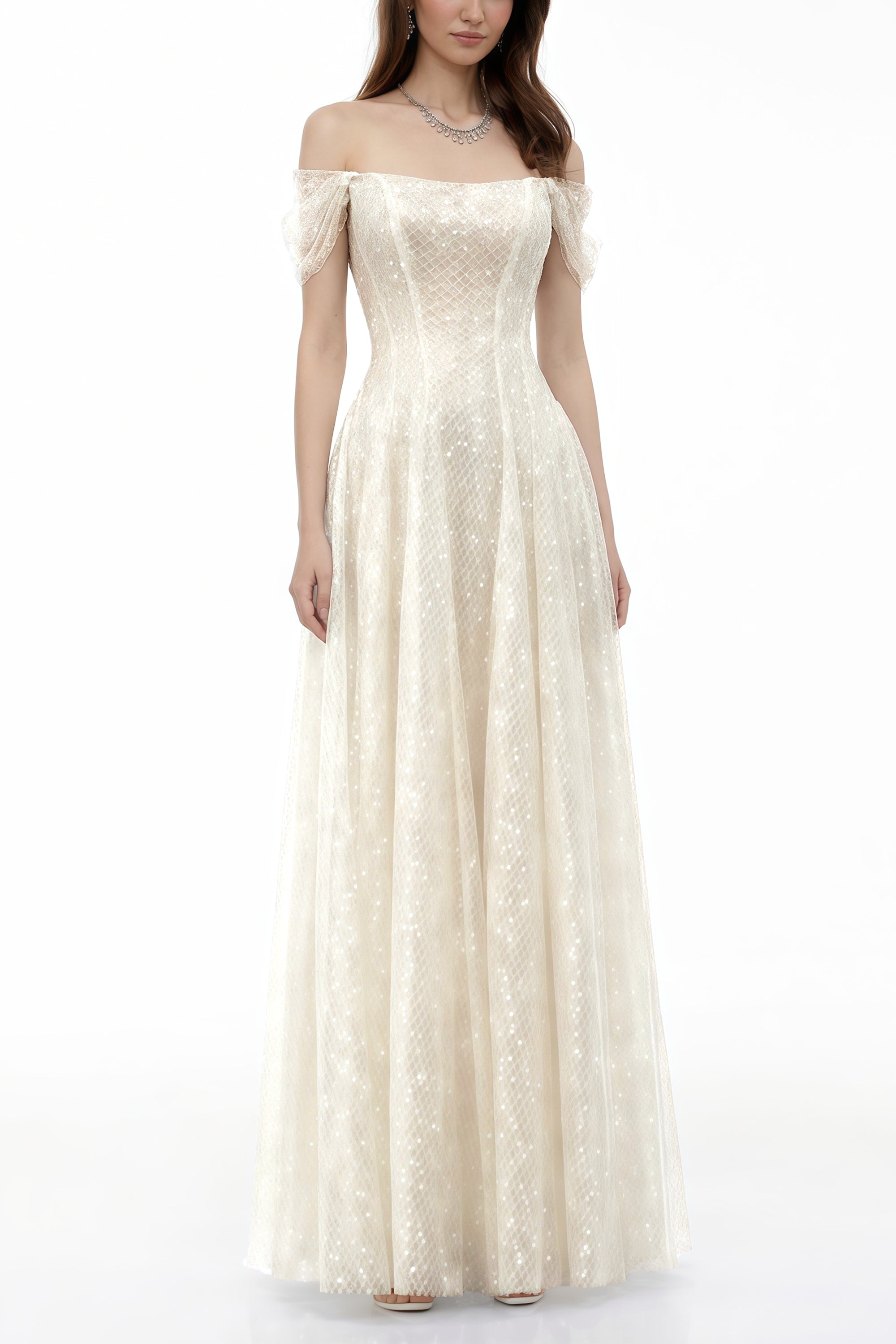 فستان طويل مكشوف الكتفين ومزين من Esme White