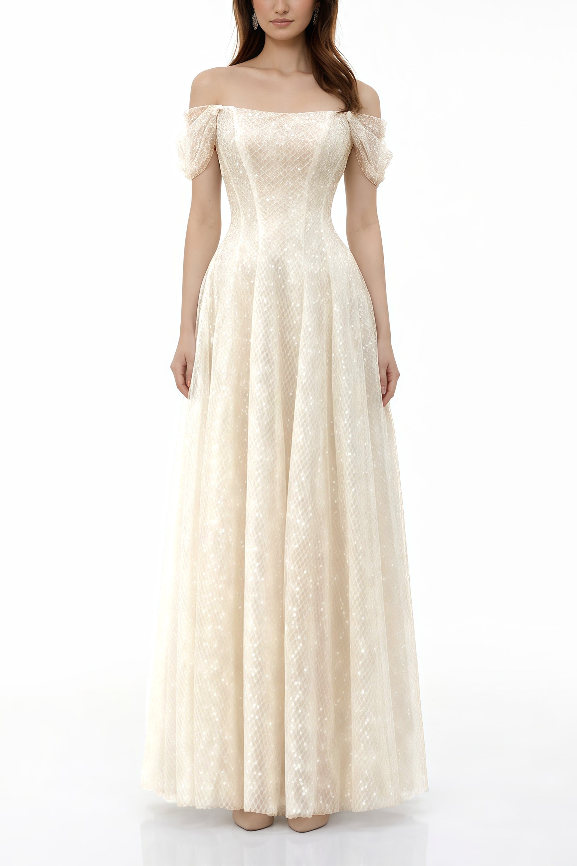 فستان طويل مكشوف الكتفين ومزين من Esme White