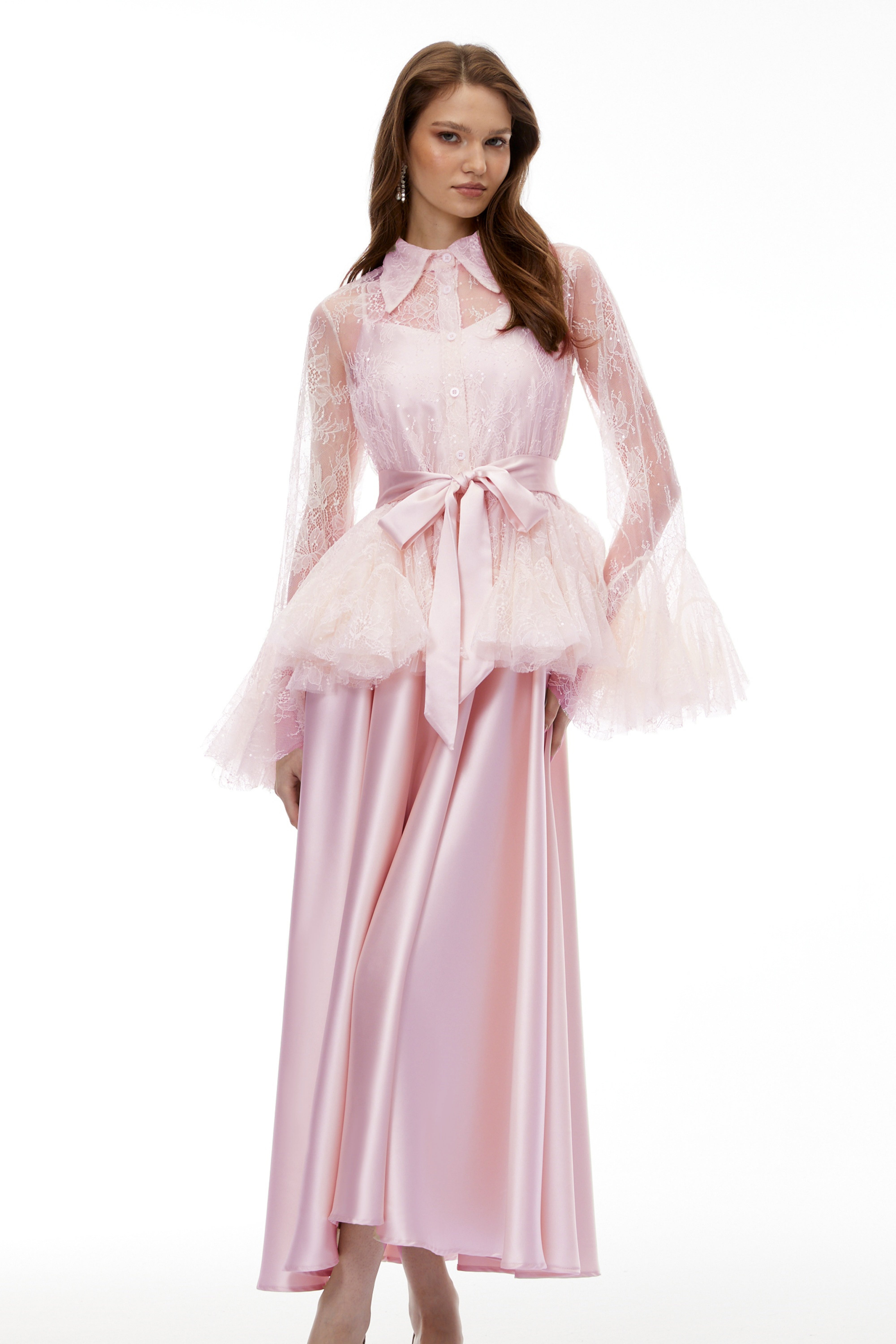 Set aus rosa, halbtransparenter Bluse und Kleid