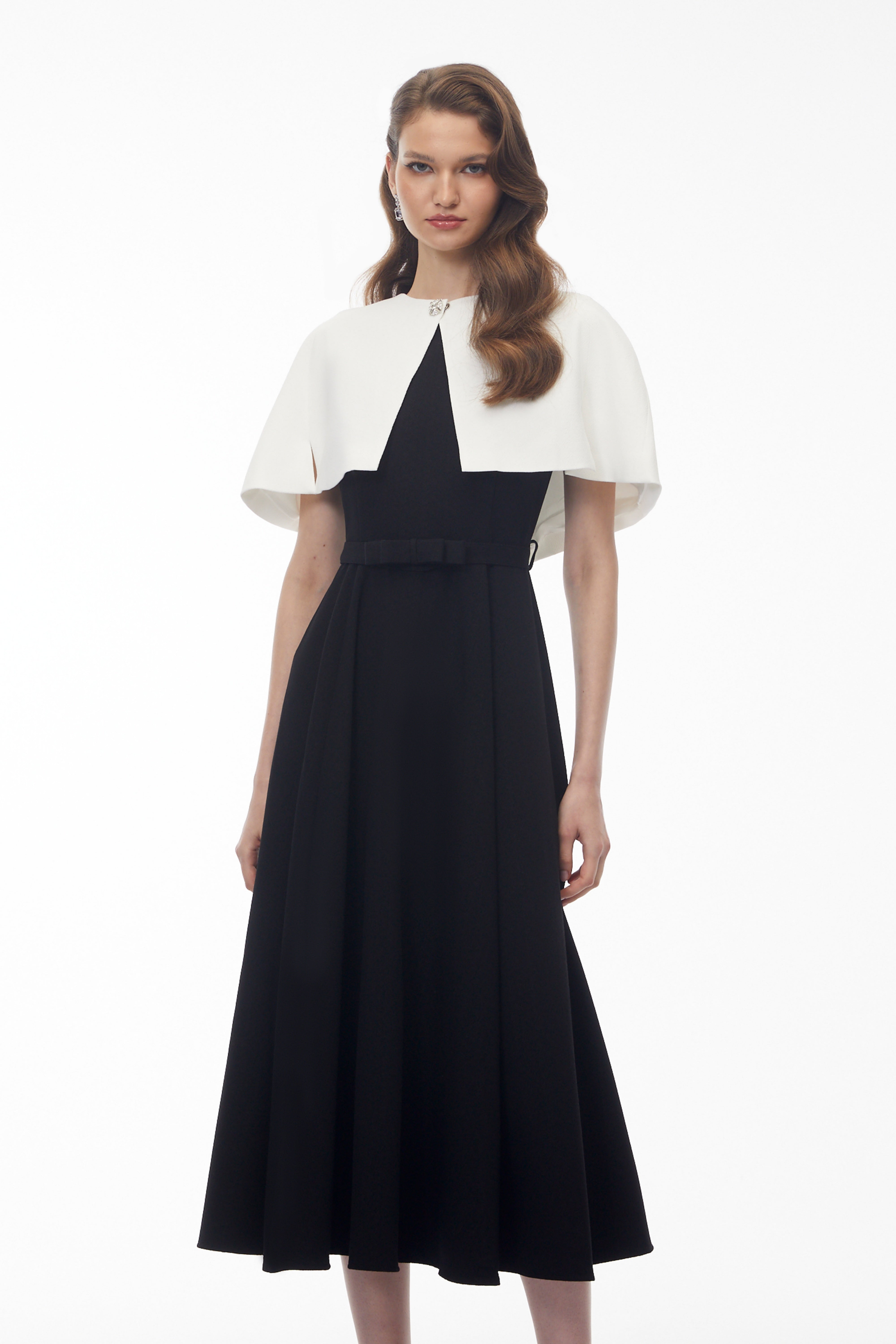 فستان ميدي من فيليسمينا بلون أسود مع تصميم بلوك كولور