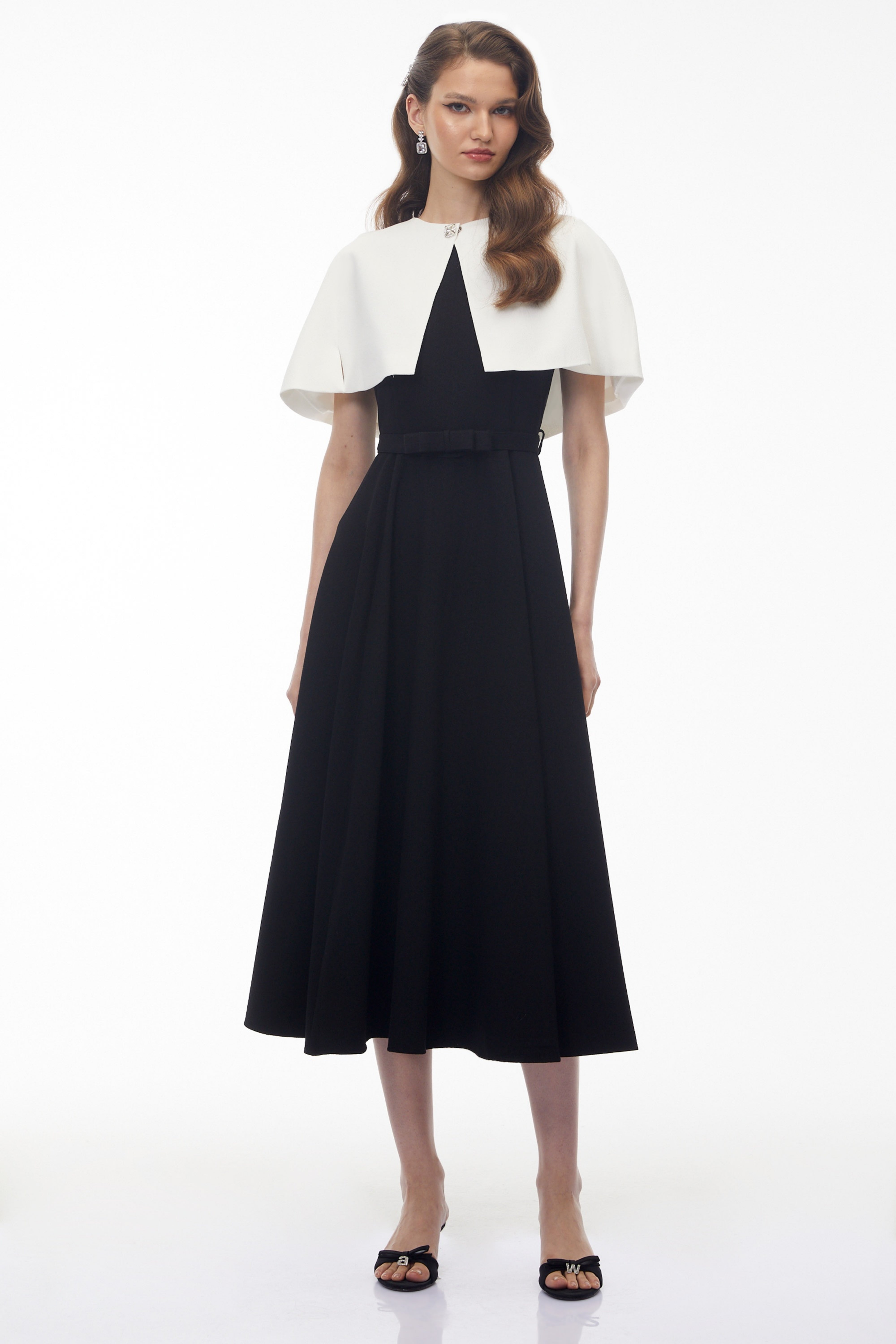 فستان ميدي من فيليسمينا بلون أسود مع تصميم بلوك كولور