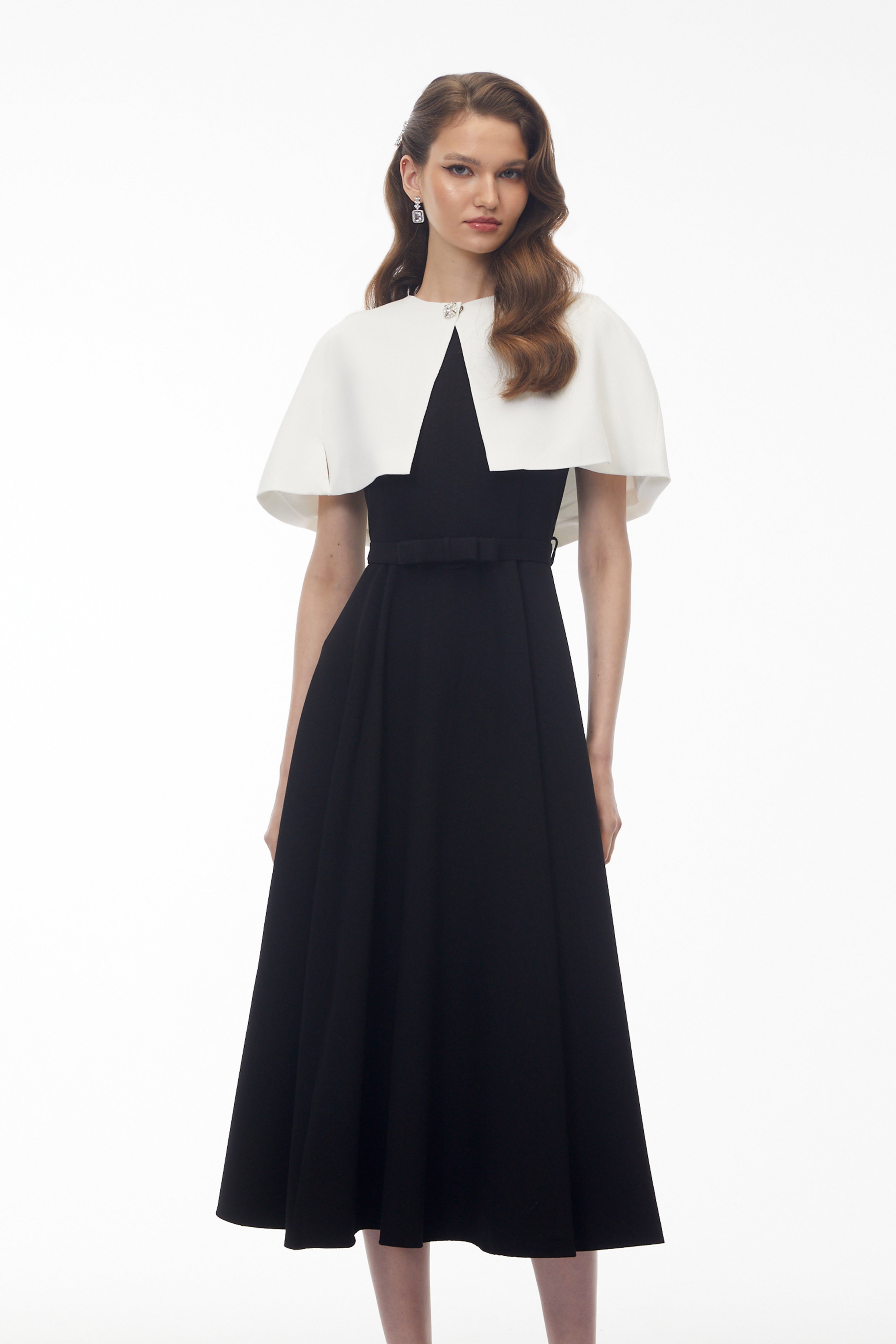 فستان ميدي من فيليسمينا بلون أسود مع تصميم بلوك كولور