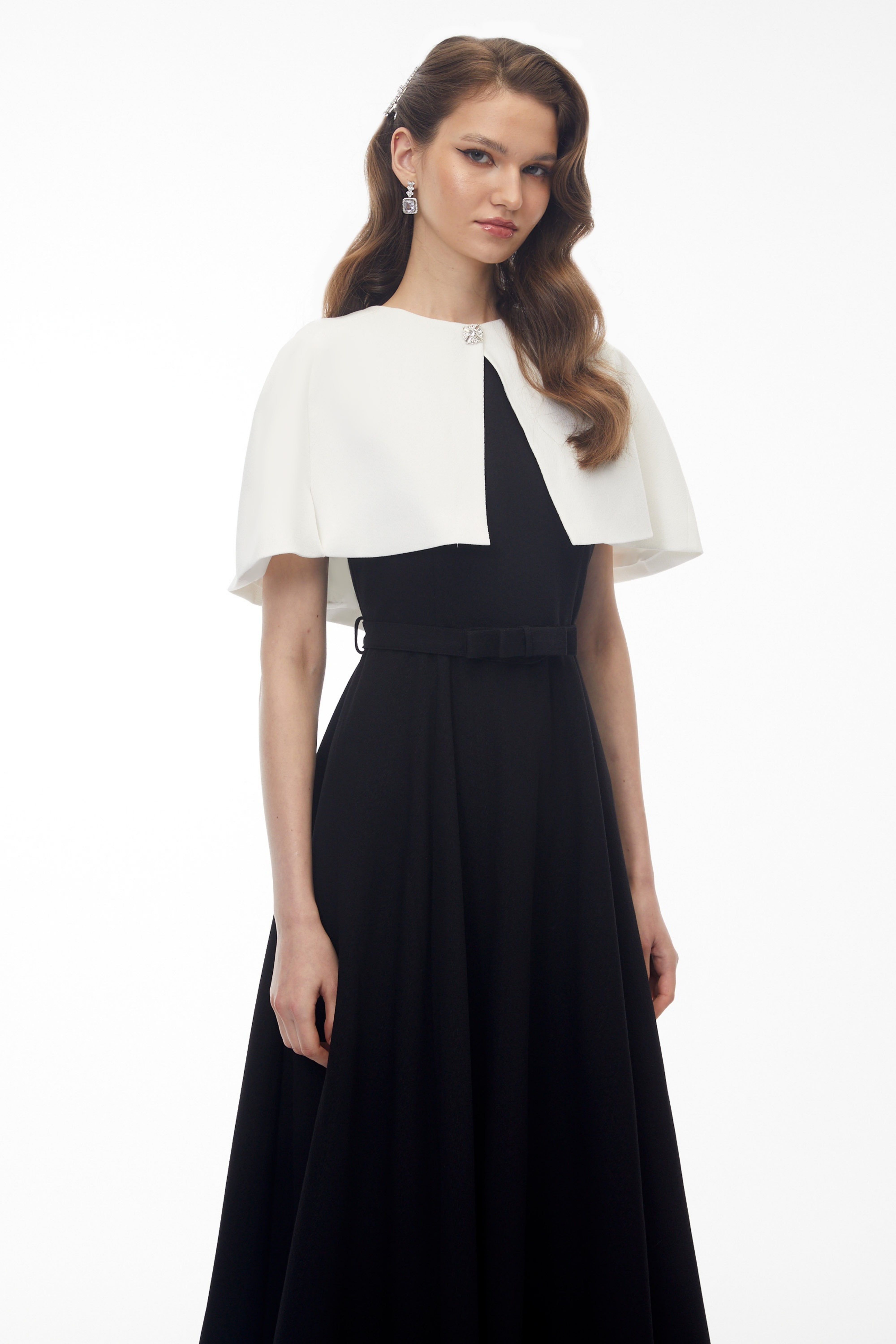 فستان ميدي من فيليسمينا بلون أسود مع تصميم بلوك كولور