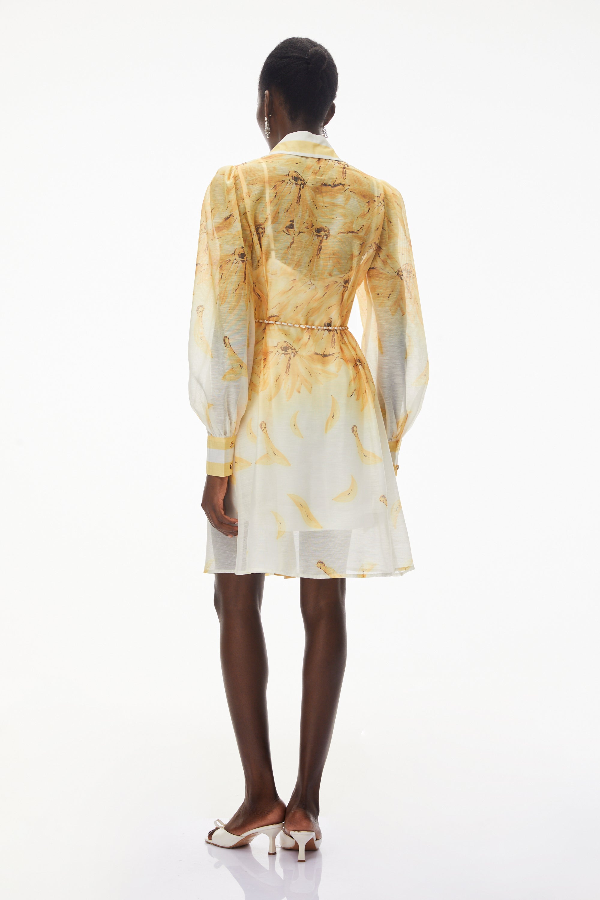 فستان قصير مزين بتدرج لوني أصفر من Filomena