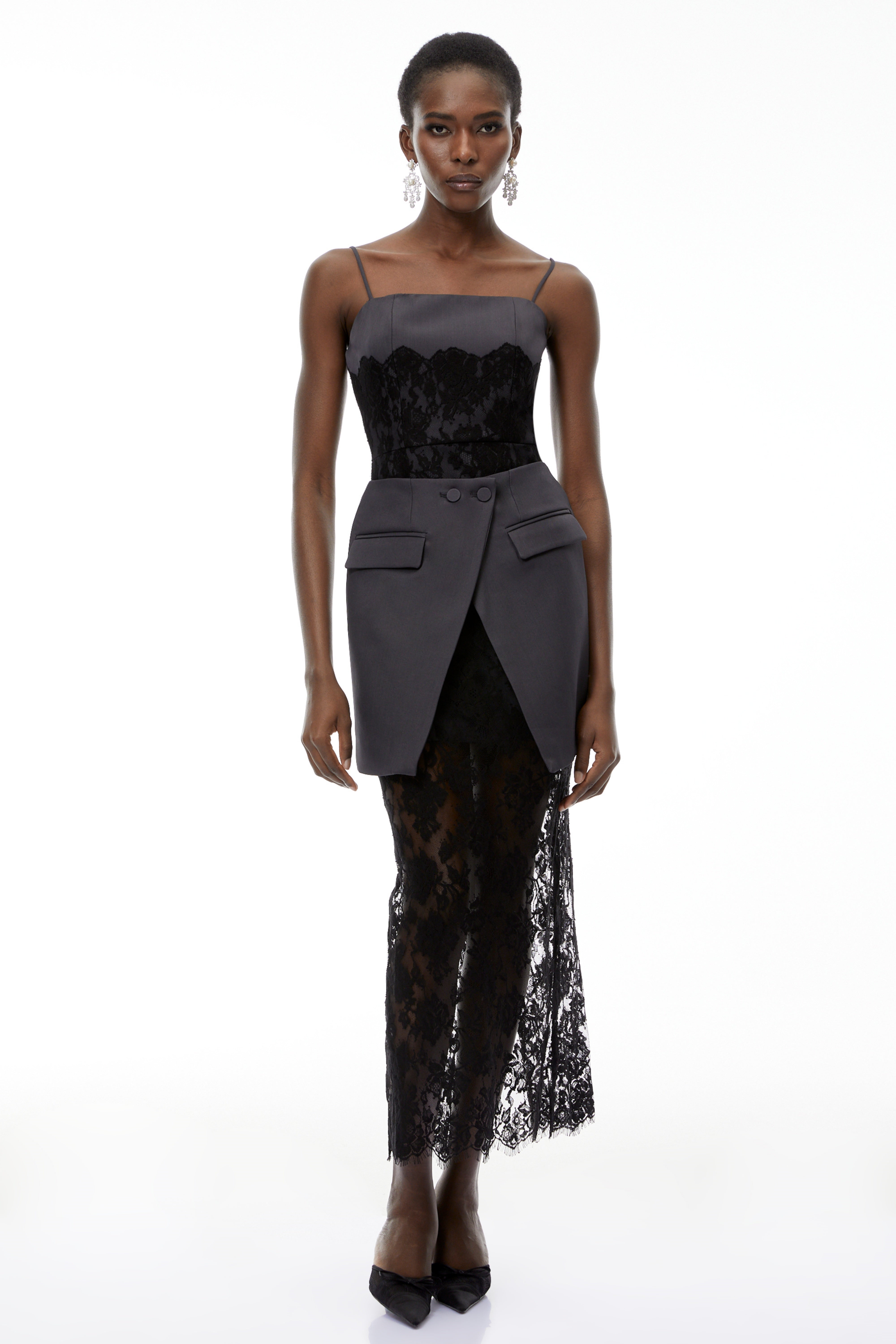 Fiona – Asymmetrisches Maxikleid mit grauen Spitzen-Einsätzen