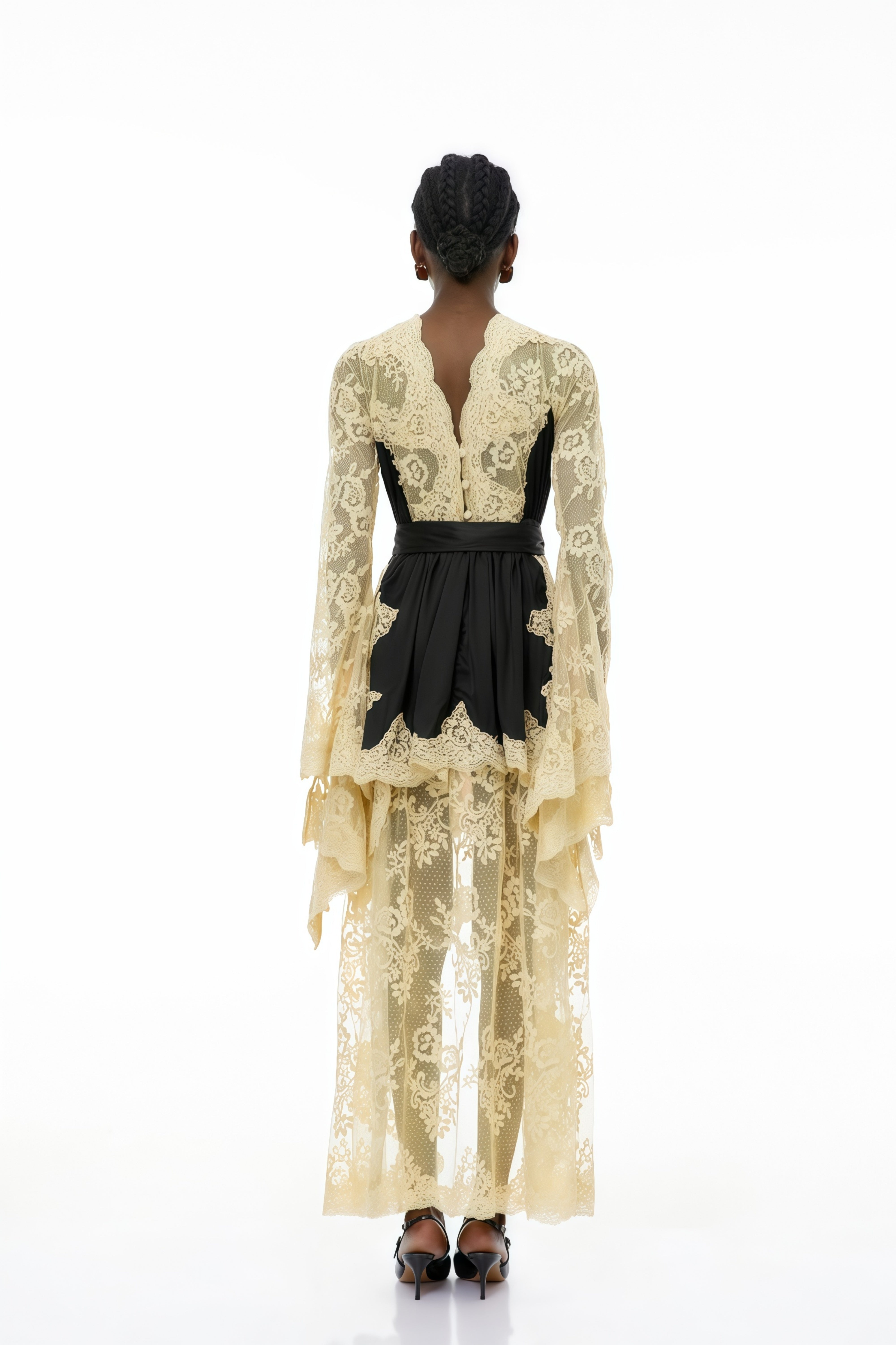 Ashley Bluse mit rotem Spitzeneinsatz und Raffungen