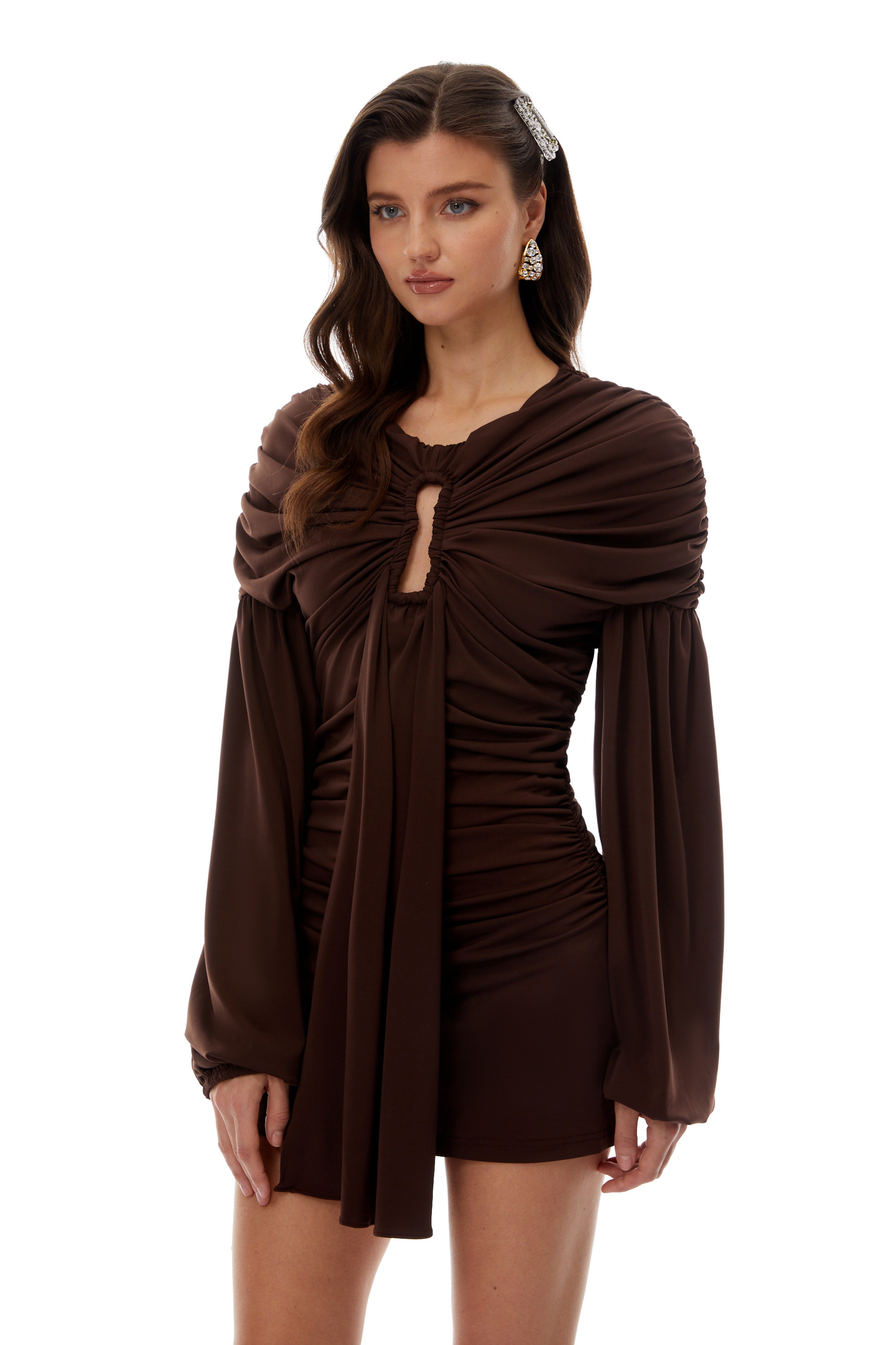 فستان قصير من جيلبيرت براون مزين بشرائط مقصوصة