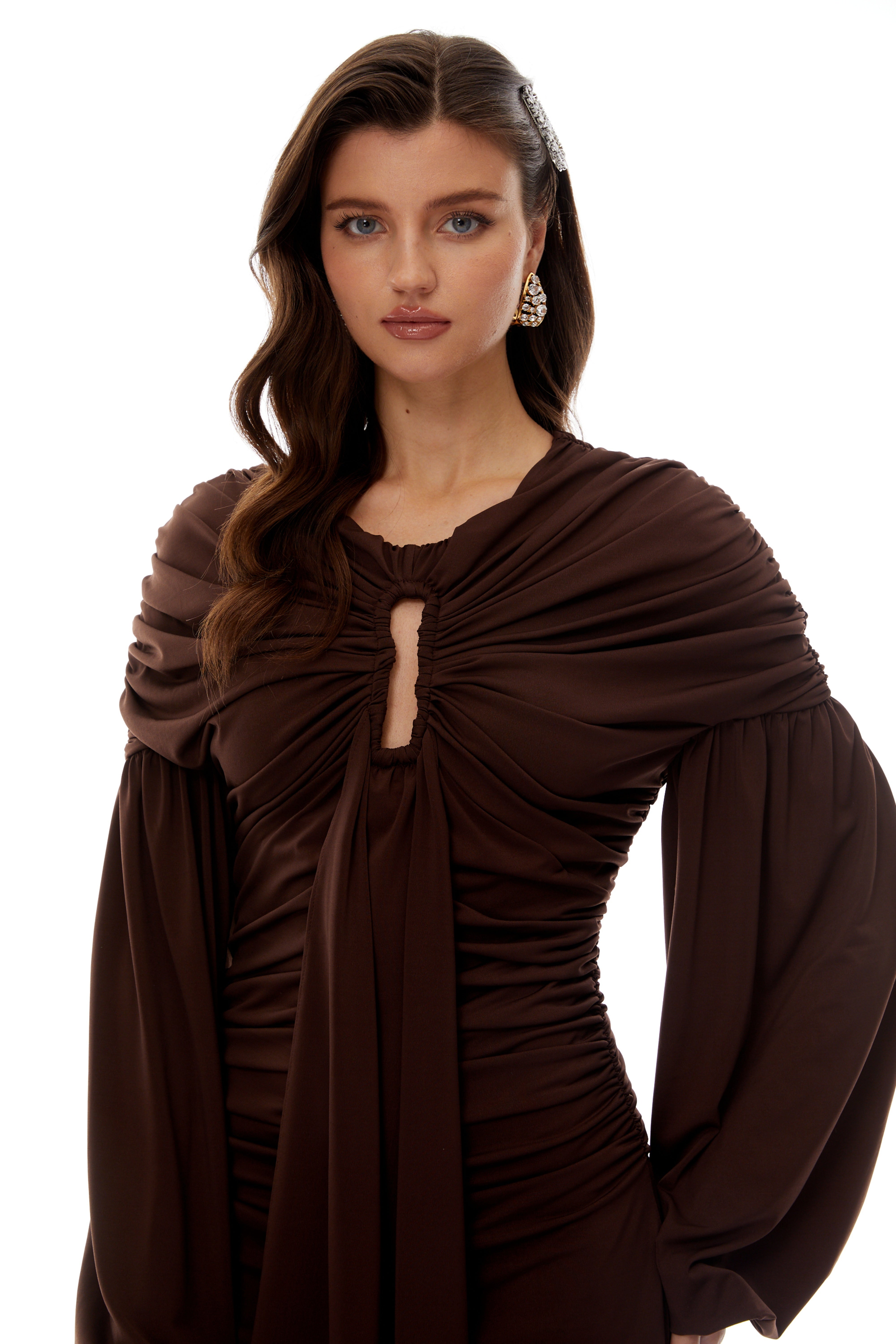 فستان قصير من جيلبيرت براون مزين بشرائط مقصوصة