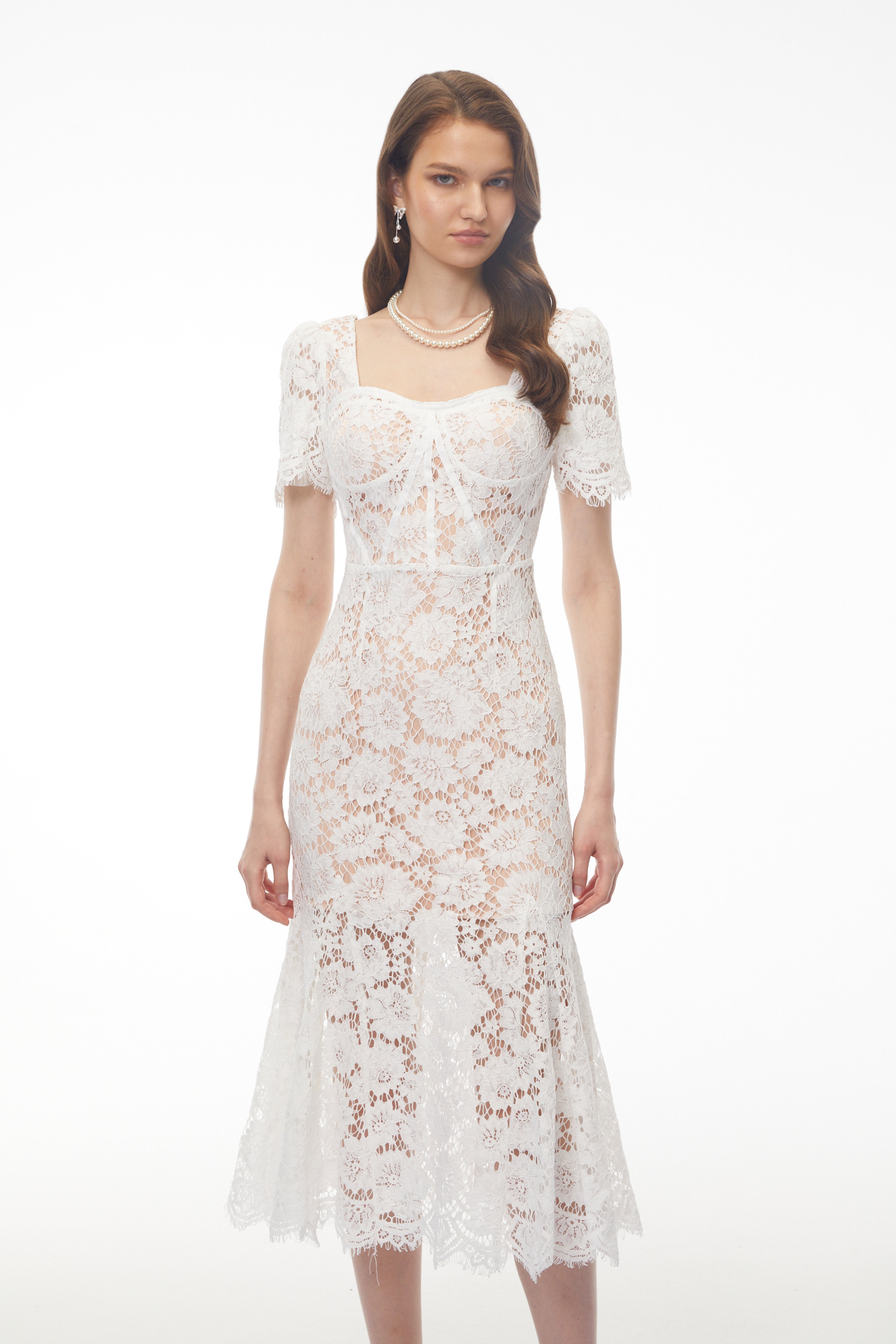 Robe mi-longue à manches bouffantes en dentelle à fleurs, couleur blanc cassé