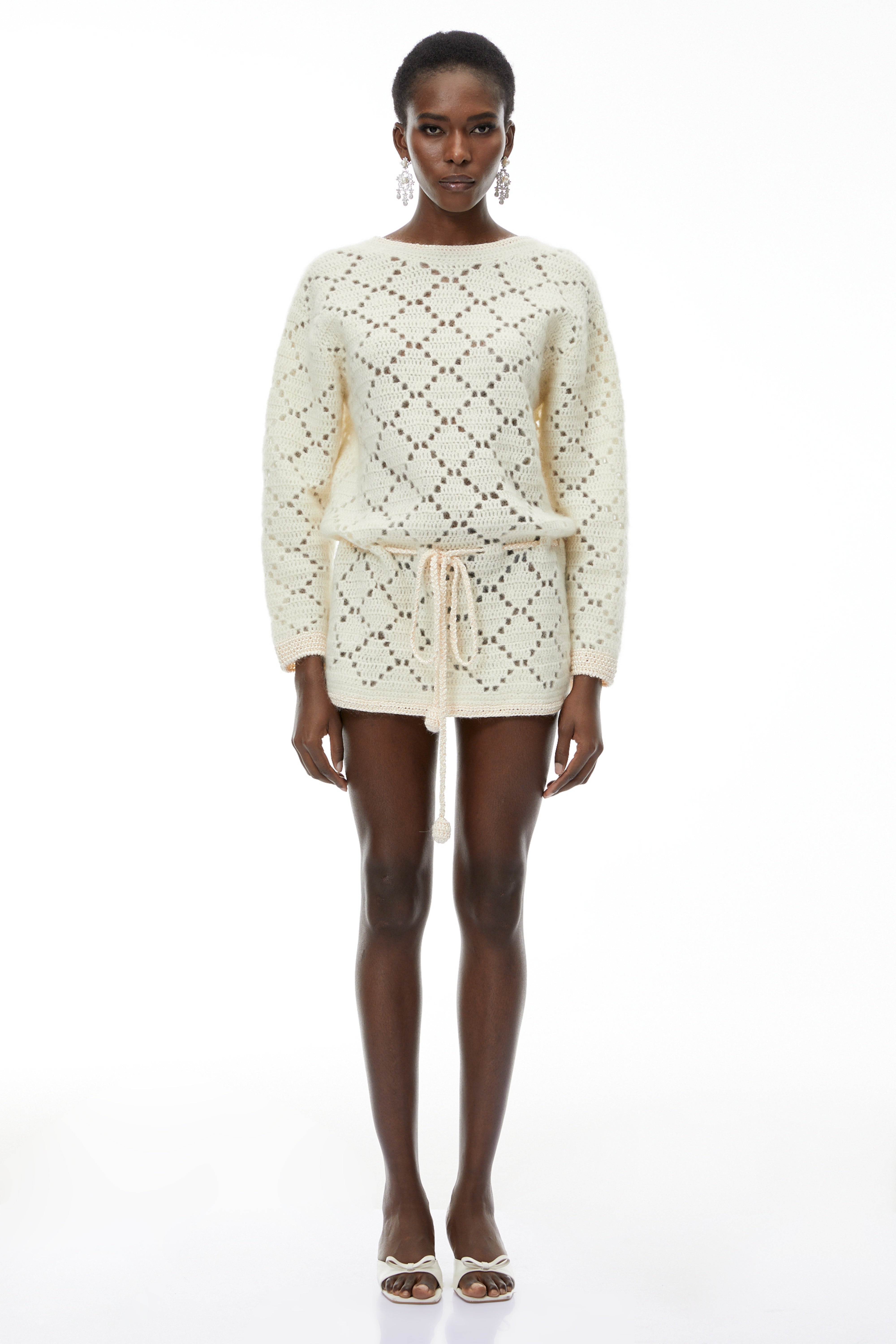 Harper – cremefarbenes, weißes Minikleid aus Strick mit offenem Rücken