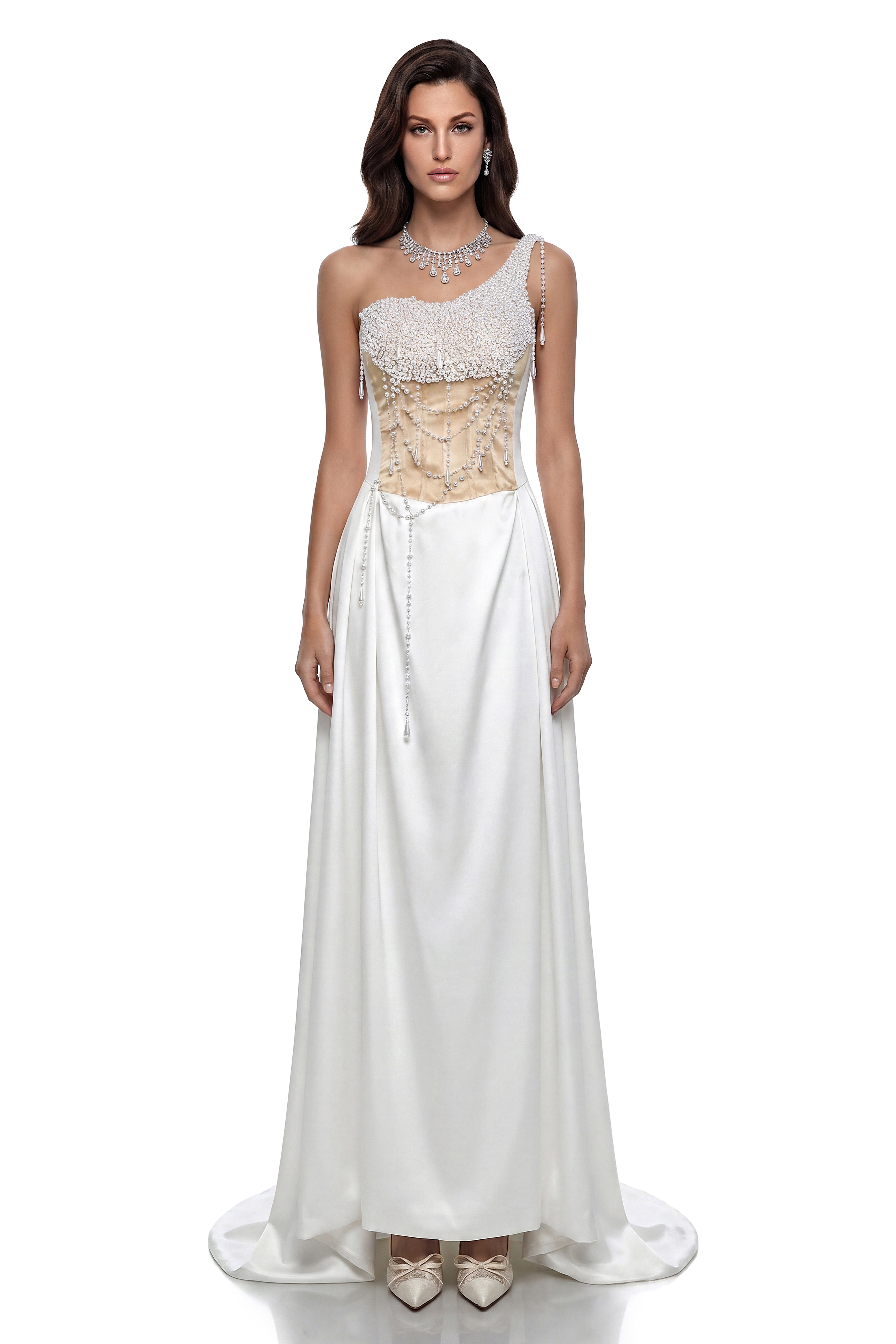 Robe longue blanche froncée Hasti avec détail chaîne