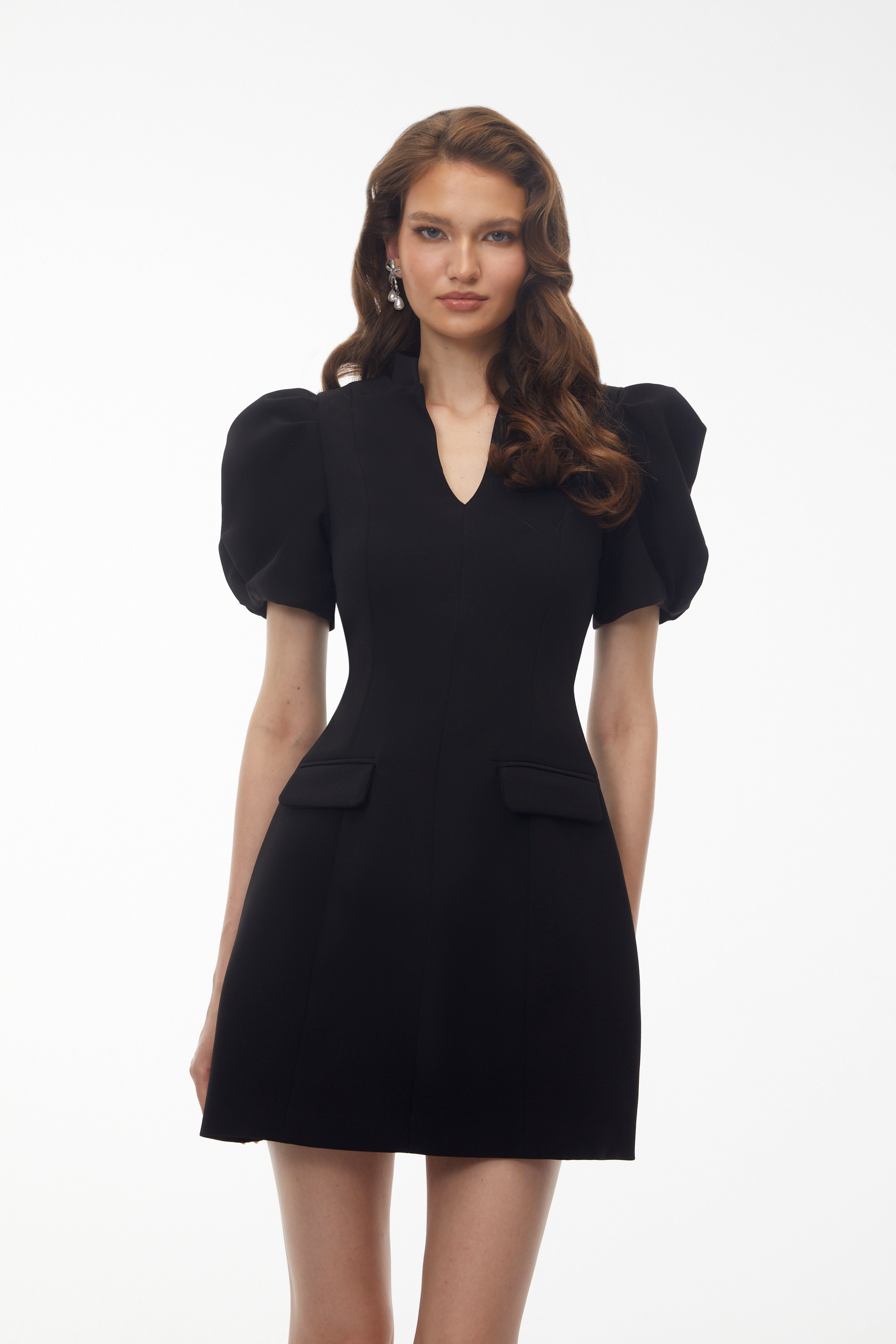 Mini-robe à col en V et manches bouffantes, couleur noyer