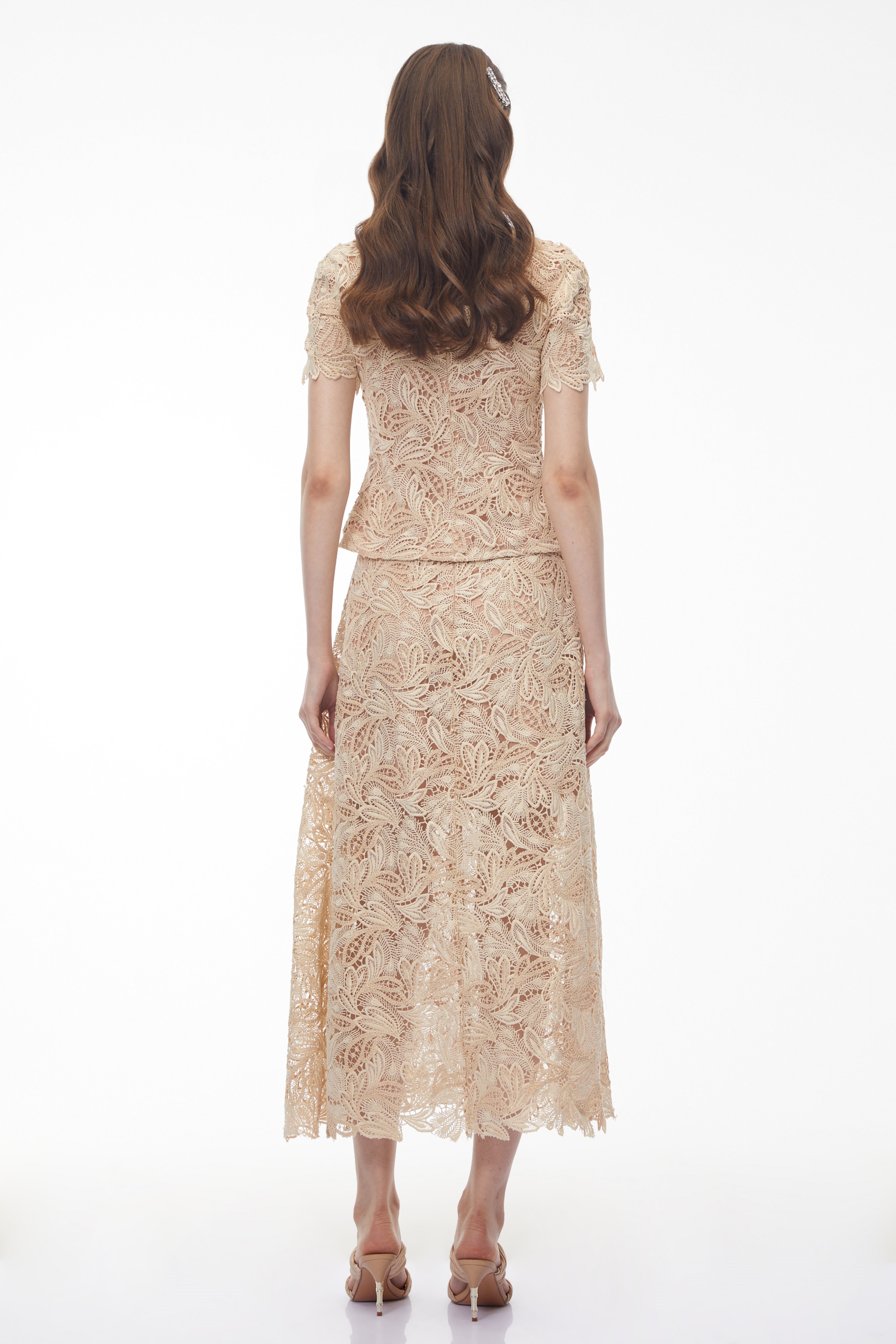 Ensemble chemisier et jupe en dentelle à motif floral Helena Champagne
