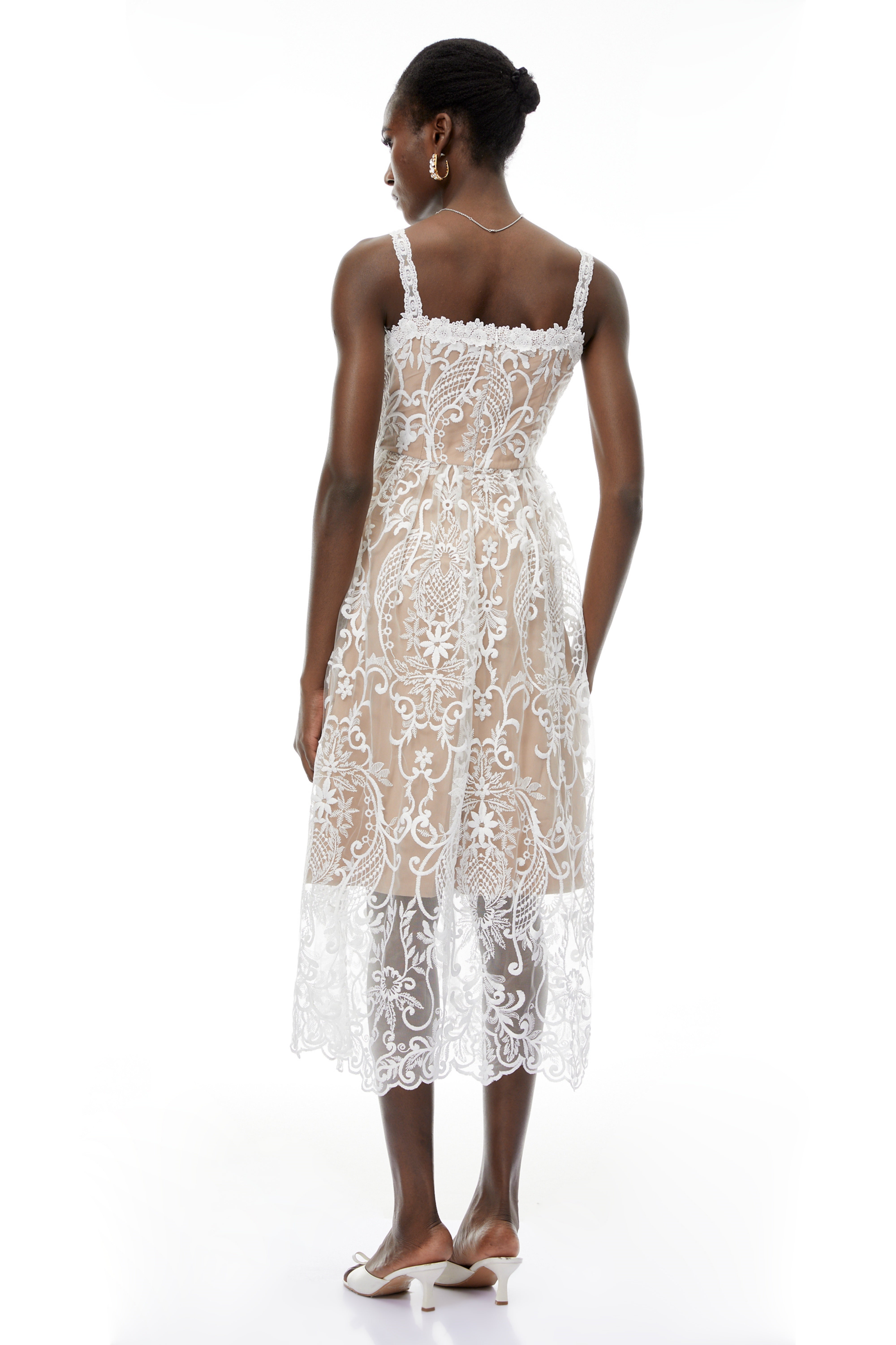 Hermione – Midi-Kleid aus weißer Spitze mit Blumenstickerei