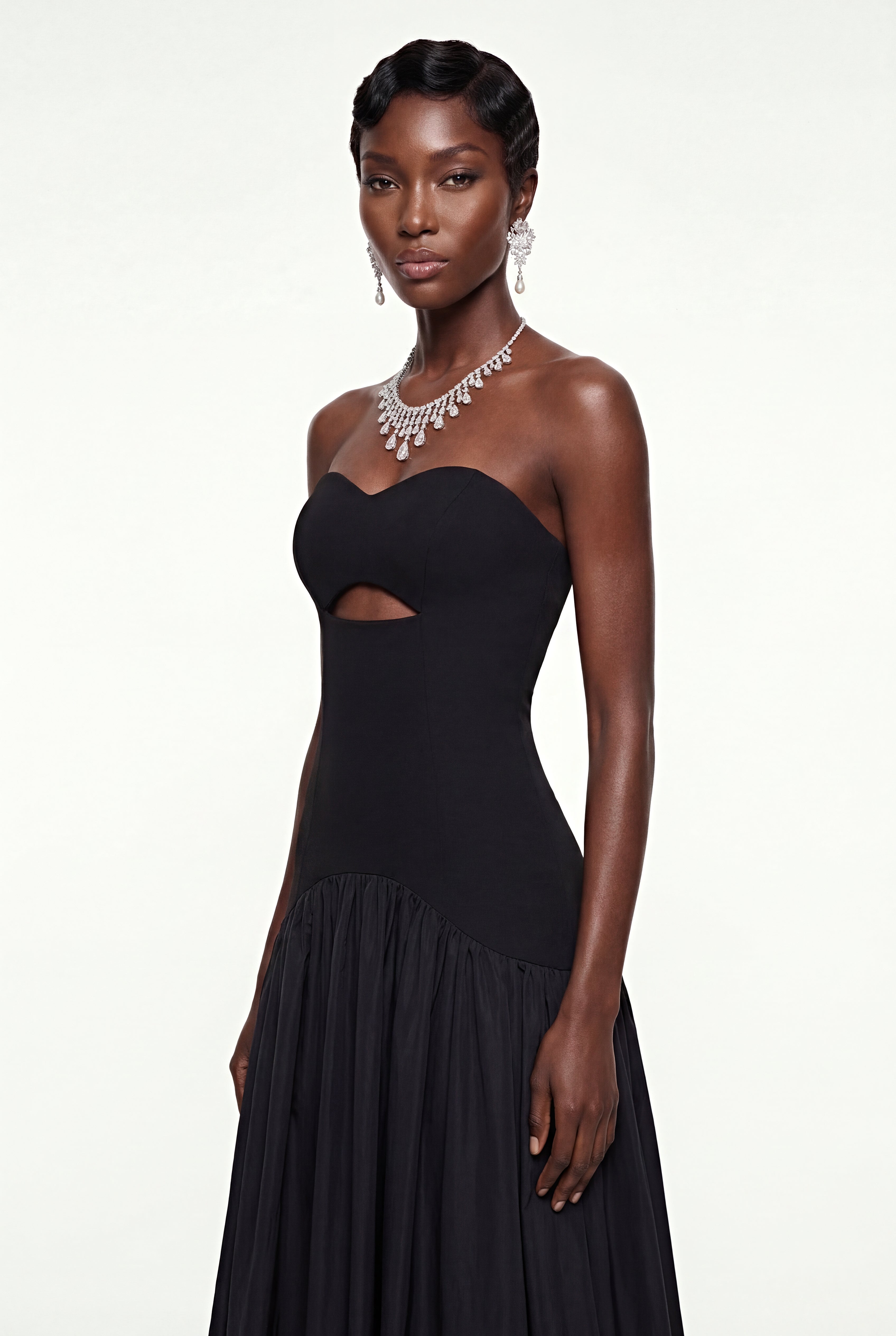 Robe longue froncée à épaules dénudées Hypatia Black