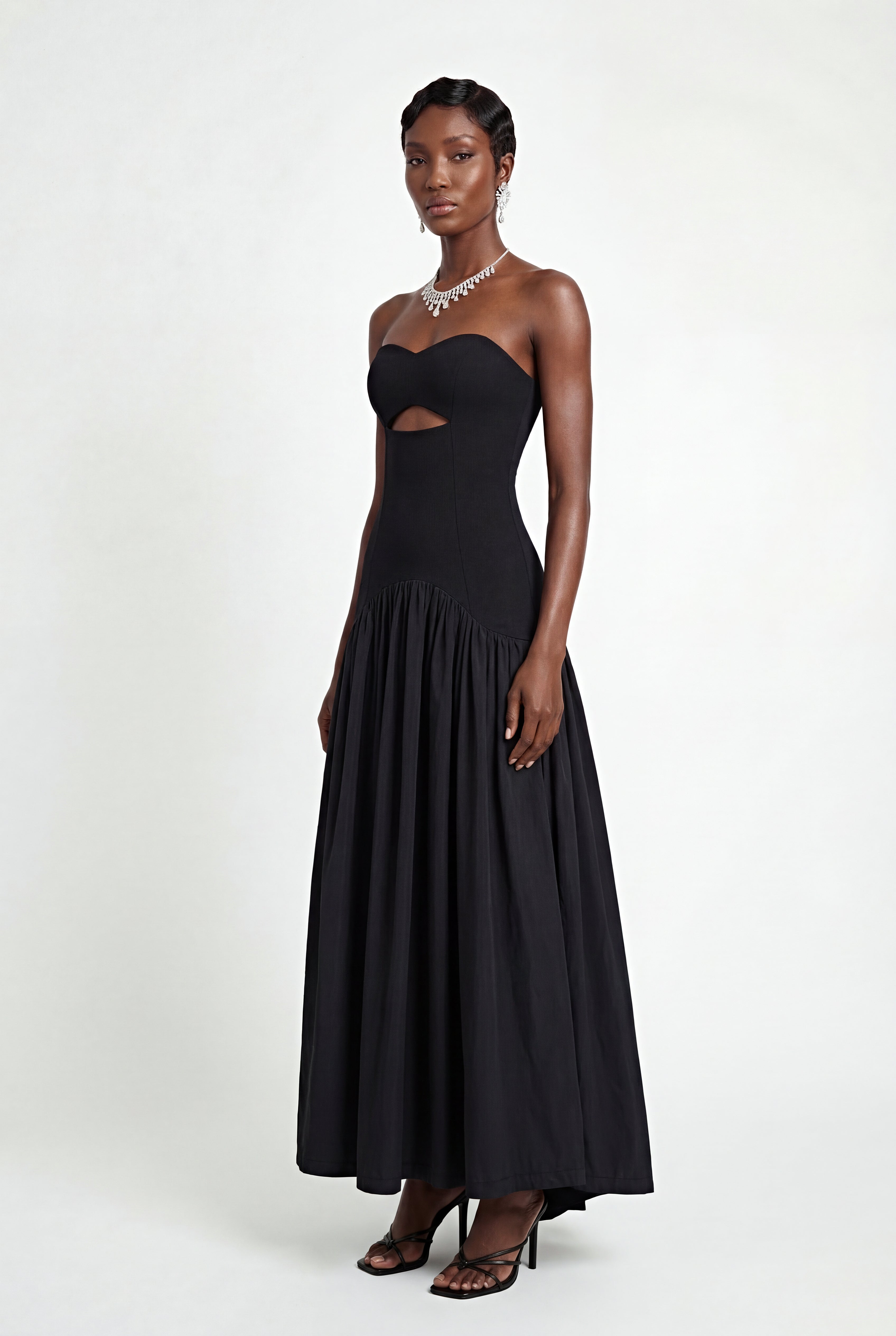 Robe longue froncée à épaules dénudées Hypatia Black