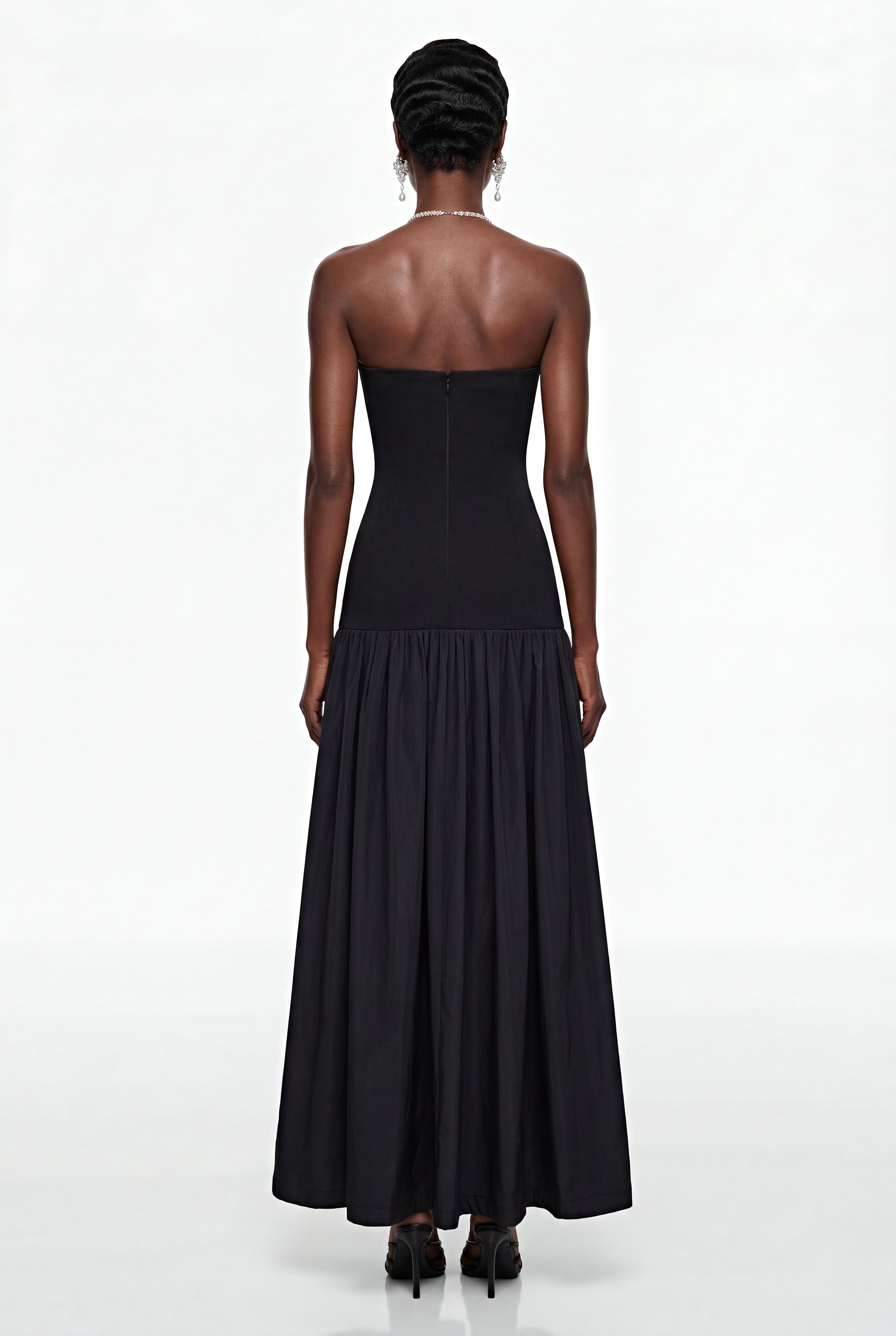 Robe longue froncée à épaules dénudées Hypatia Black