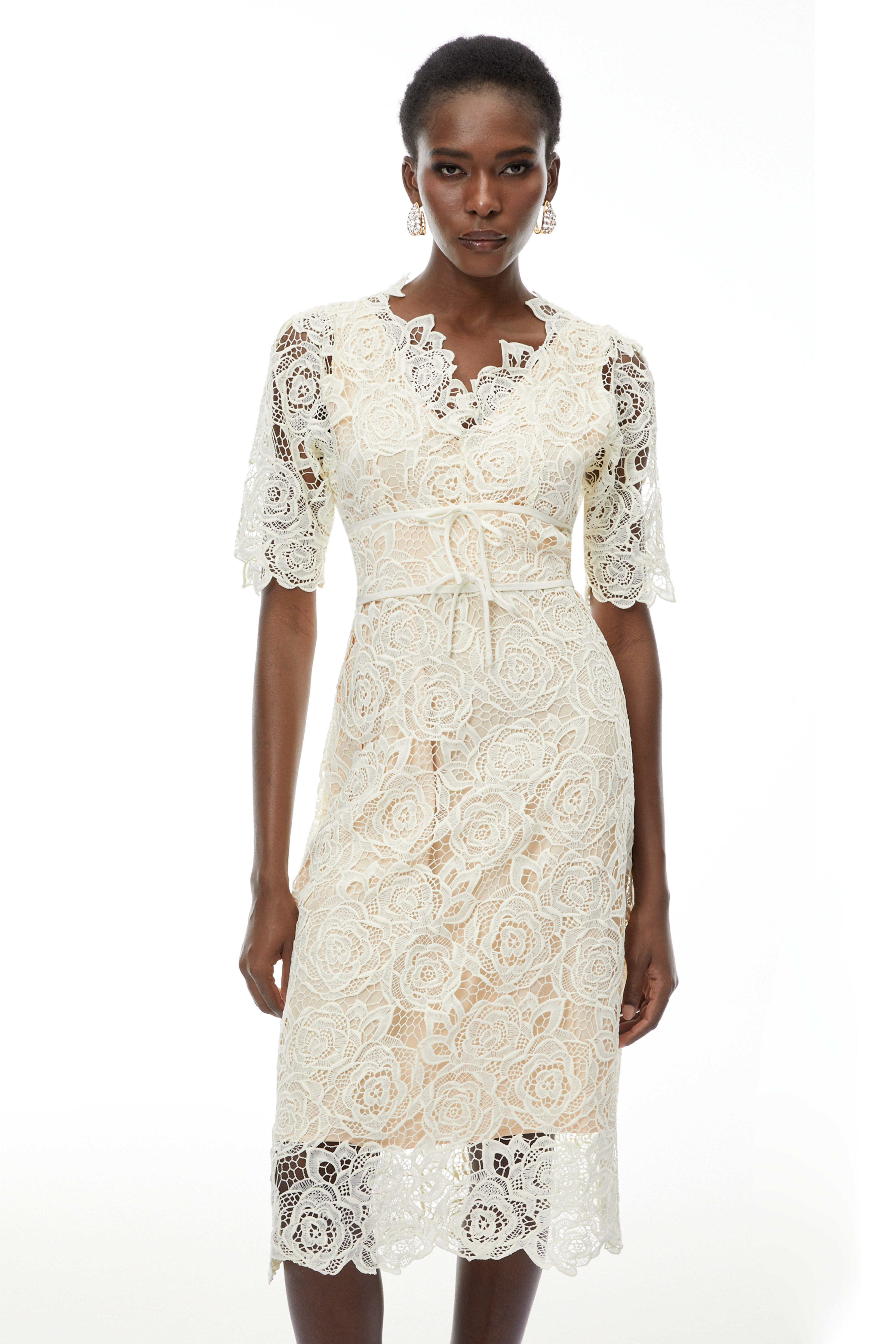 Hypatia – Midi-Kleid in Neutraltönen mit Spitzenstickerei