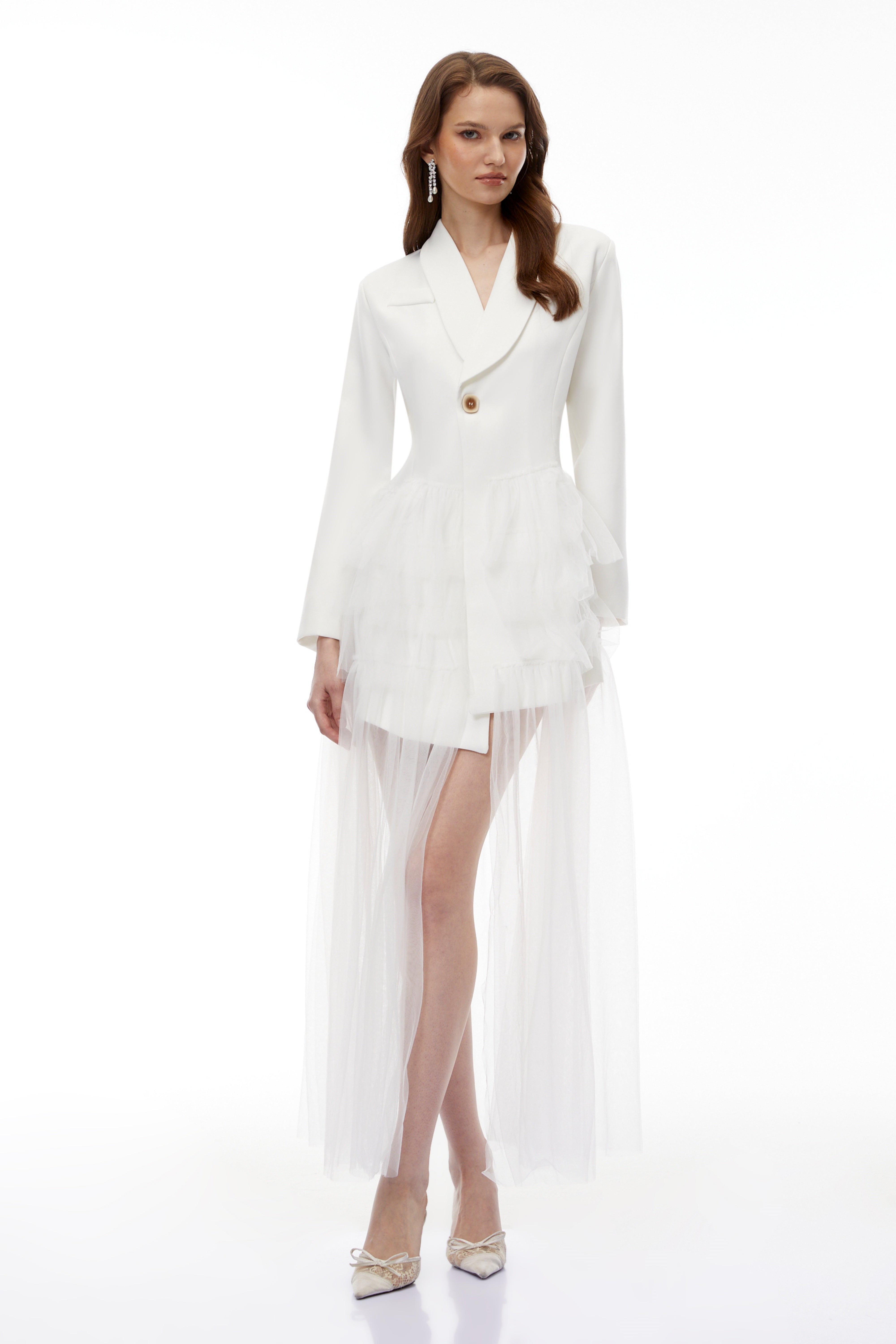 Illyria Weißes Blazer-Maxikleid mit Rüschentüll