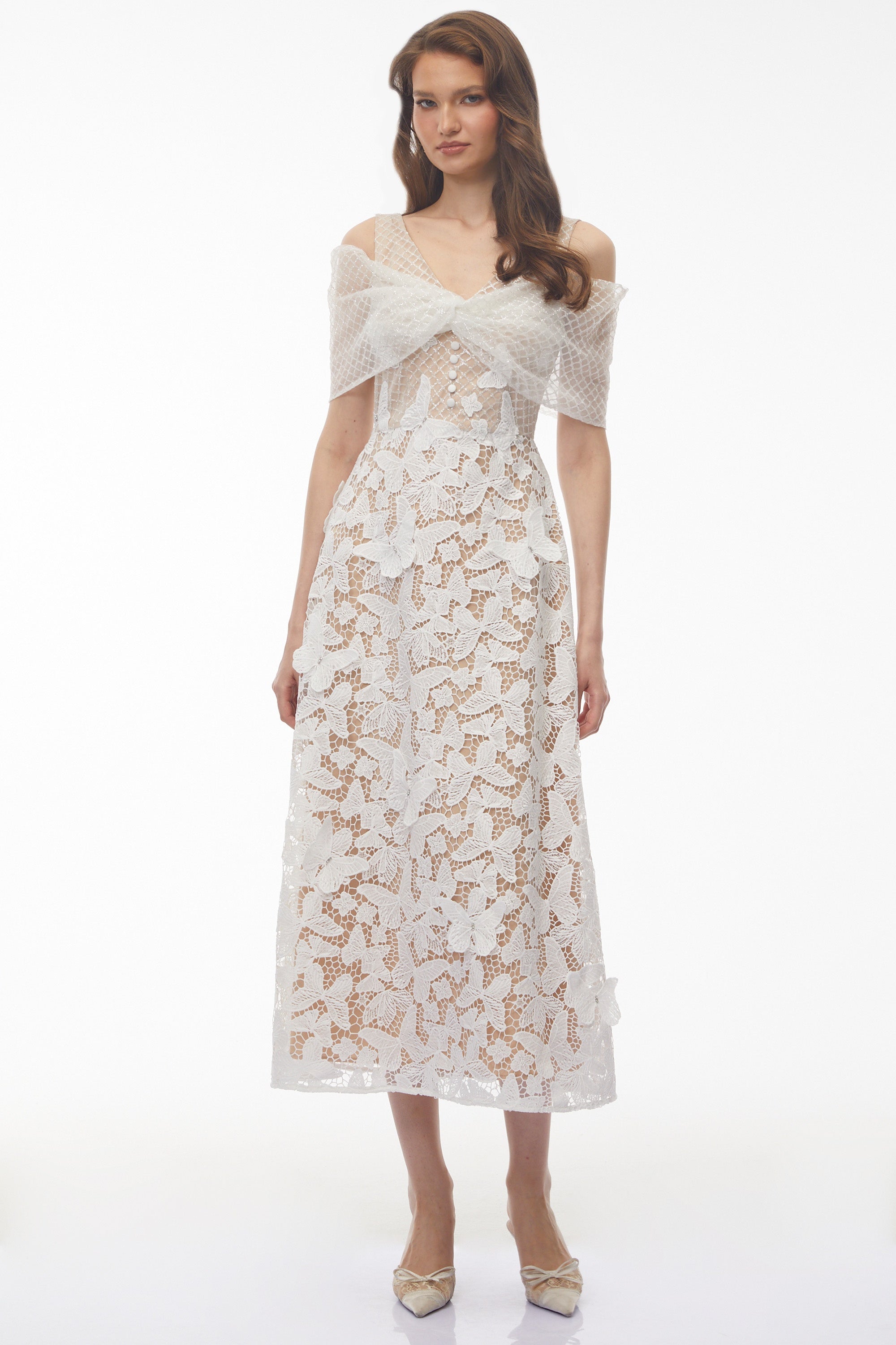 Robe mi-longue Isla White à épaules dénudées avec application papillon