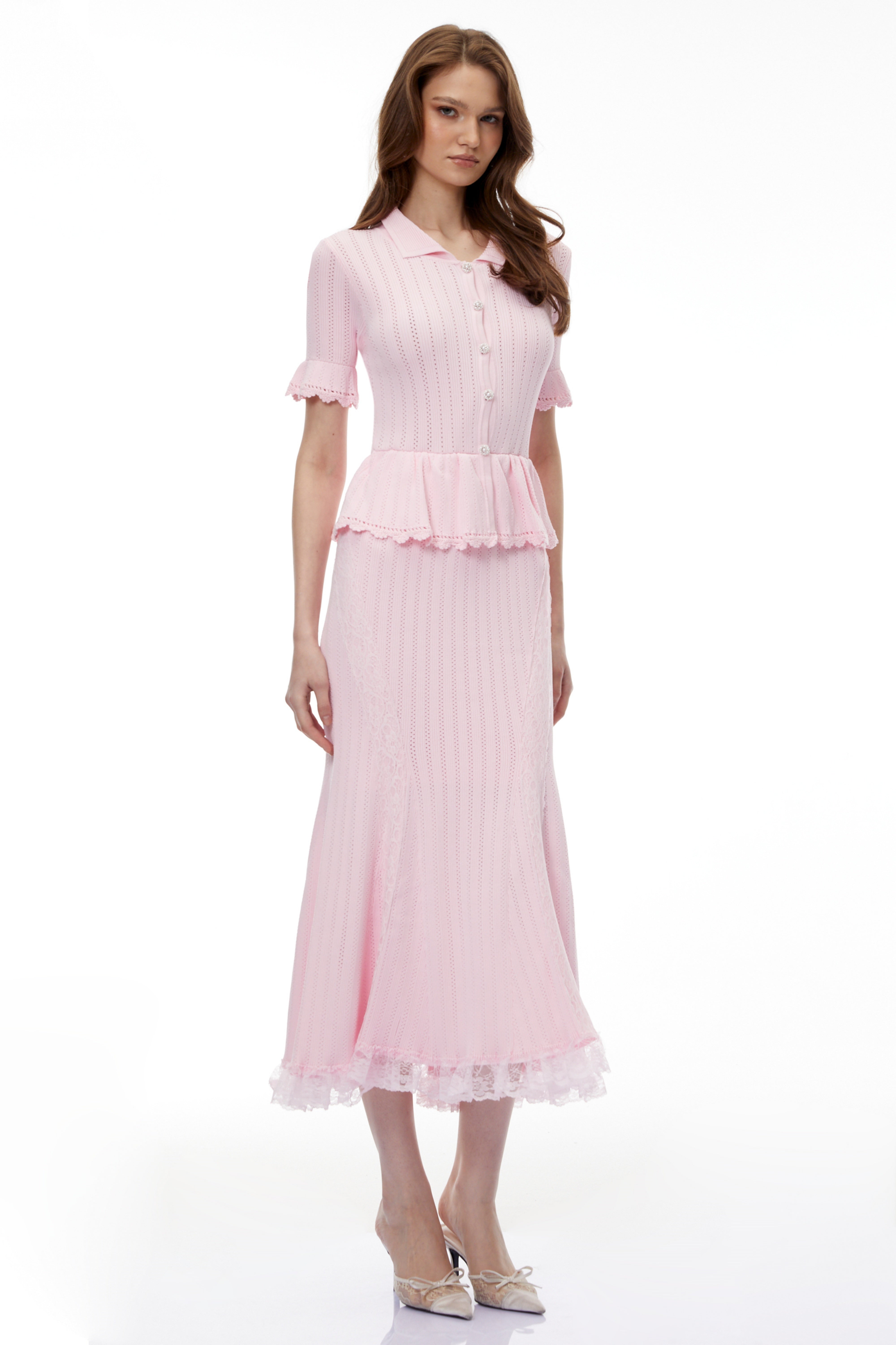 Rosa Midi-Strickkleid mit Pointelle-Muster und Schößchen