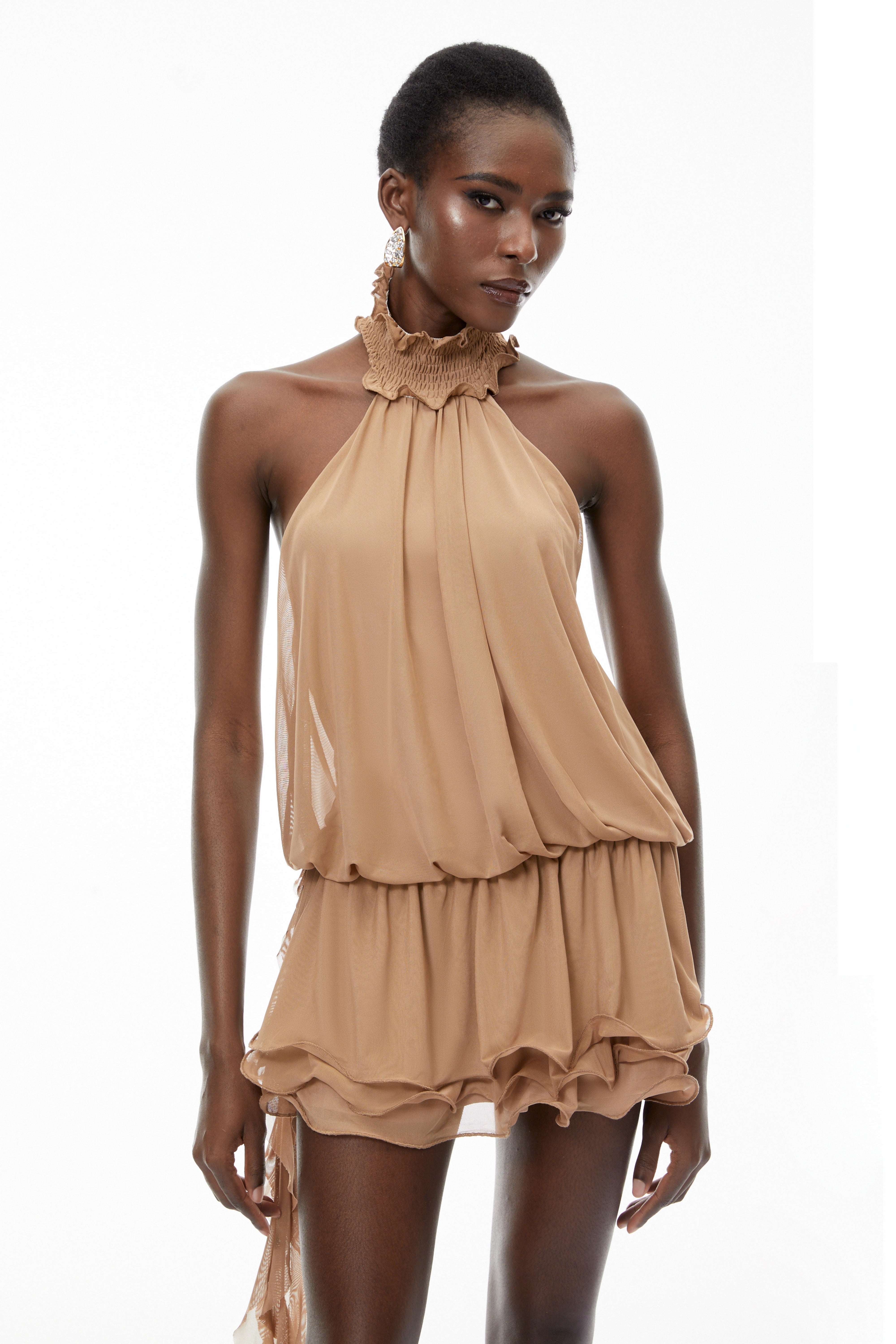 Josephine – Khaki-farbiges Minikleid mit Rüschen und Neckholder-Ausschnitt