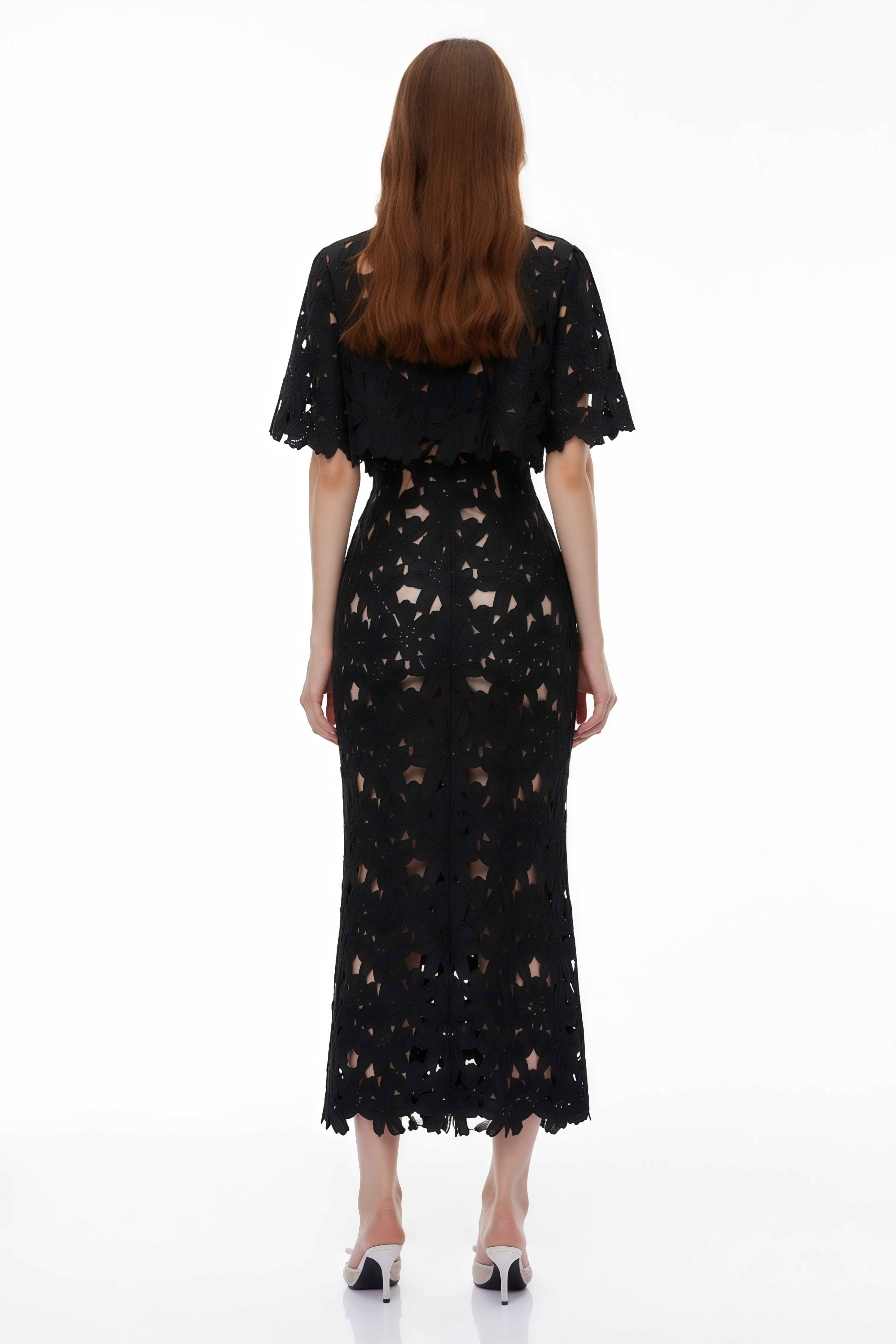 Kamila – Schwarzes Maxikleid im Color-Block-Look mit Ausschnitten