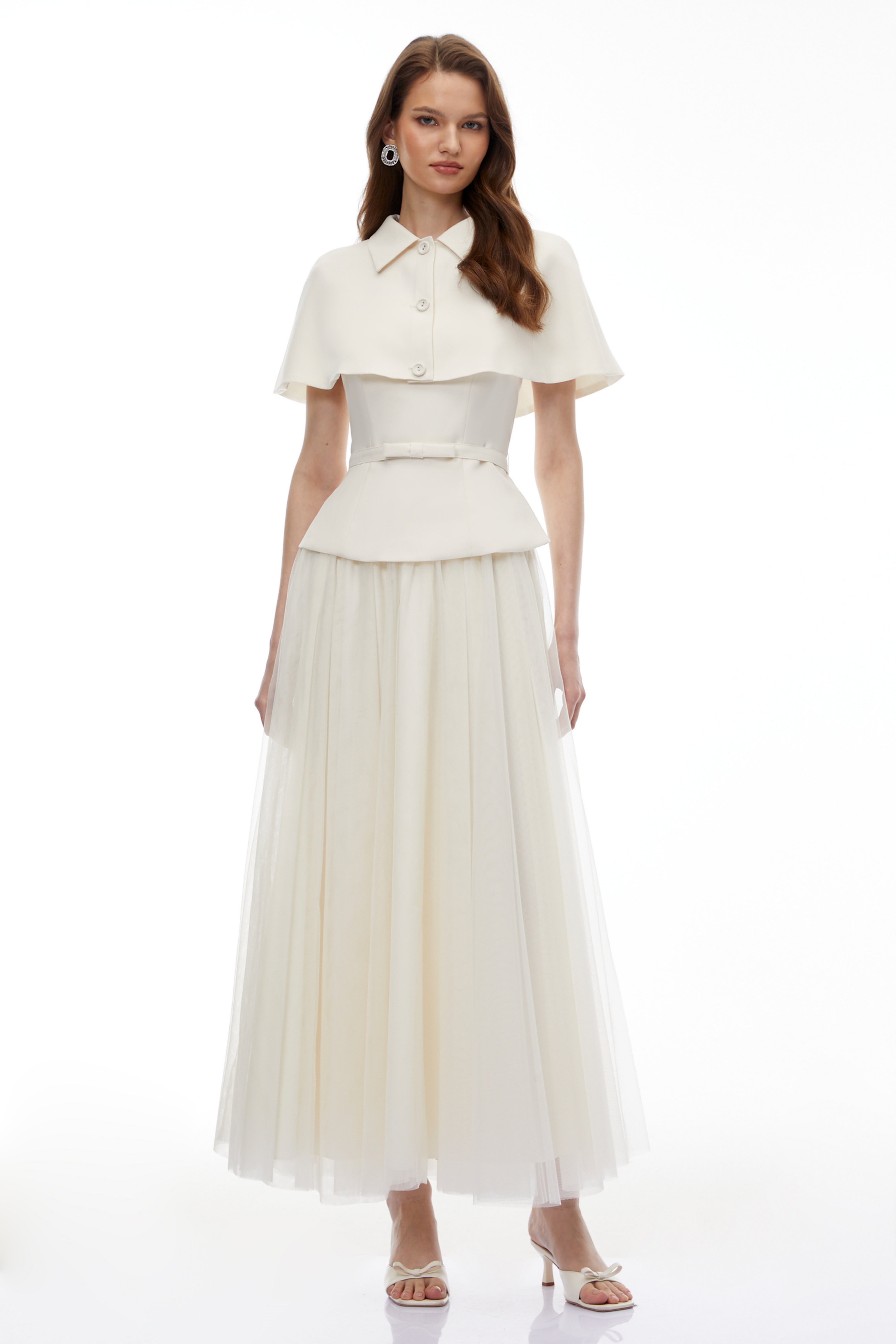 Ensemble 3 pièces Klavdiya : haut à cape et jupe blancs