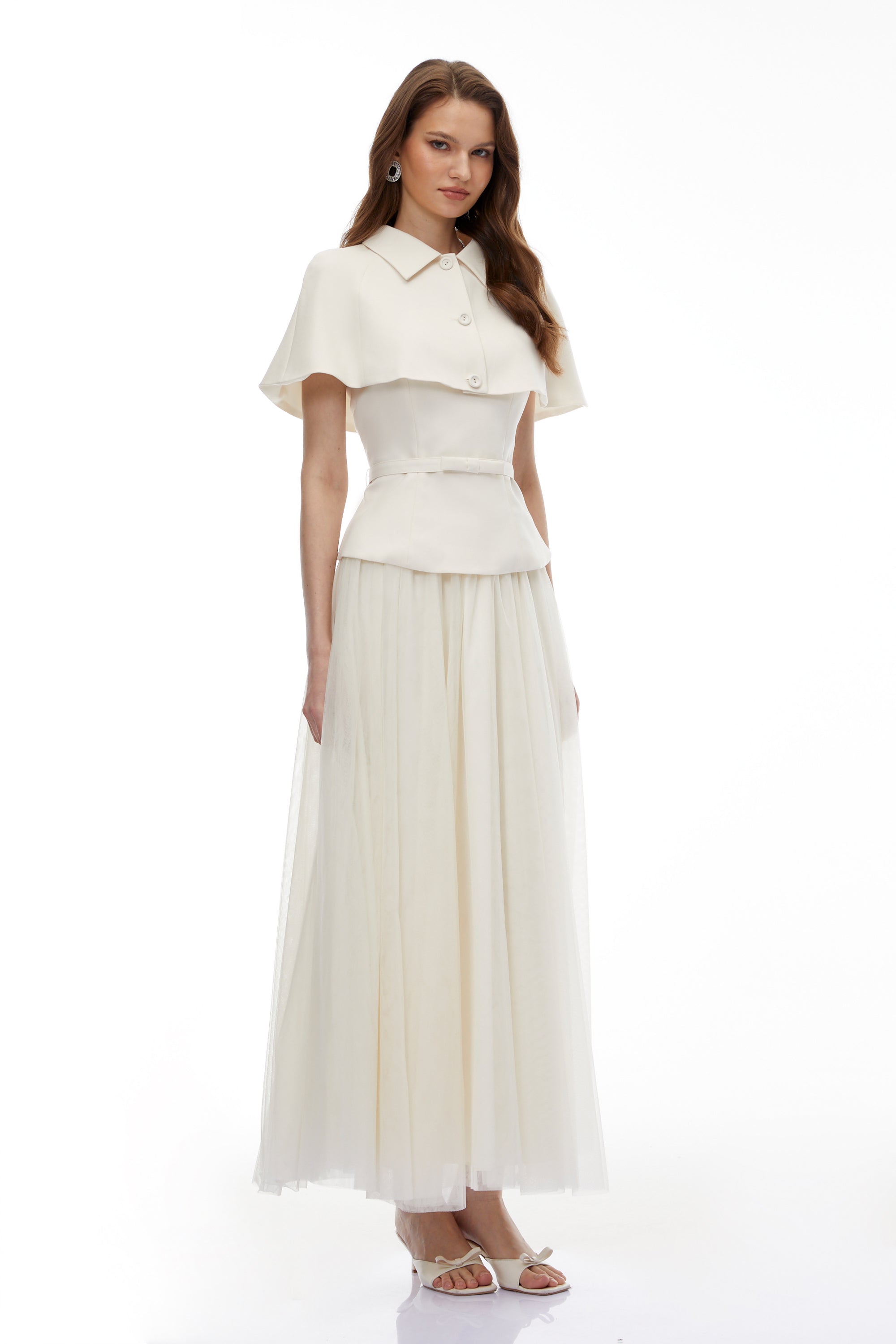 Ensemble 3 pièces Klavdiya : haut à cape et jupe blancs