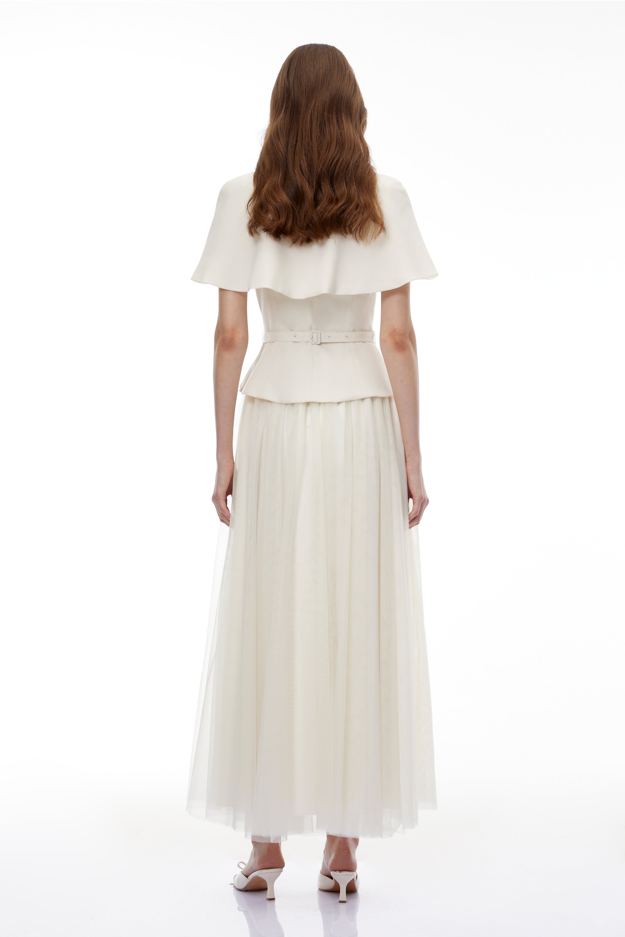 Ensemble 3 pièces Klavdiya : haut à cape et jupe blancs