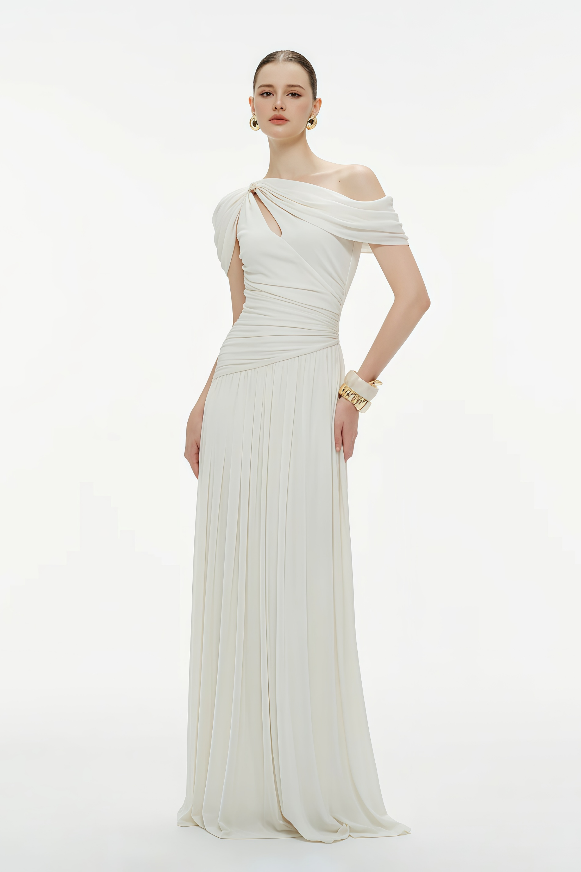 Sigrun Weißes asymmetrisches Maxikleid mit Raffungen