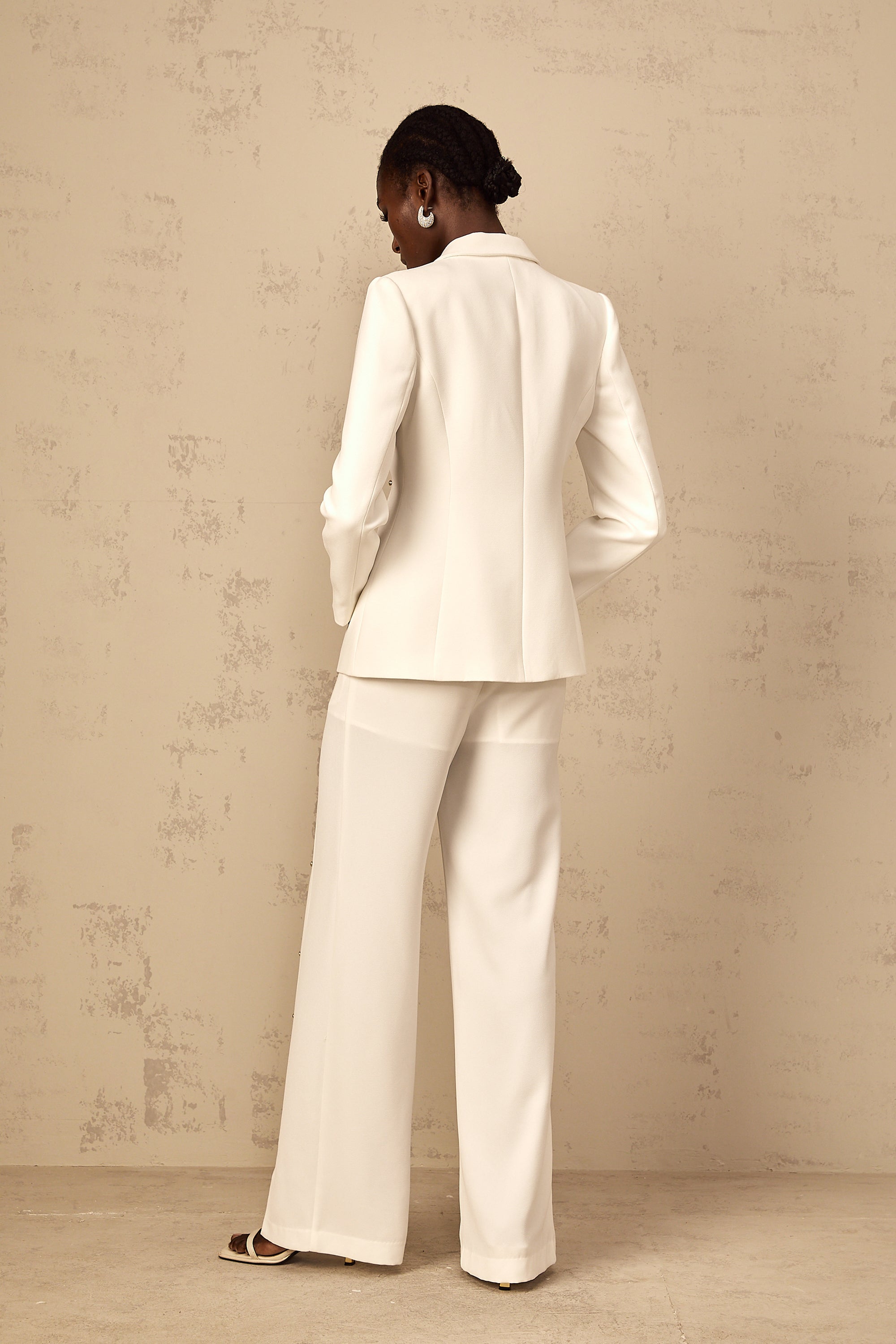 طقم فريدا المزين بالسترة والبنطال