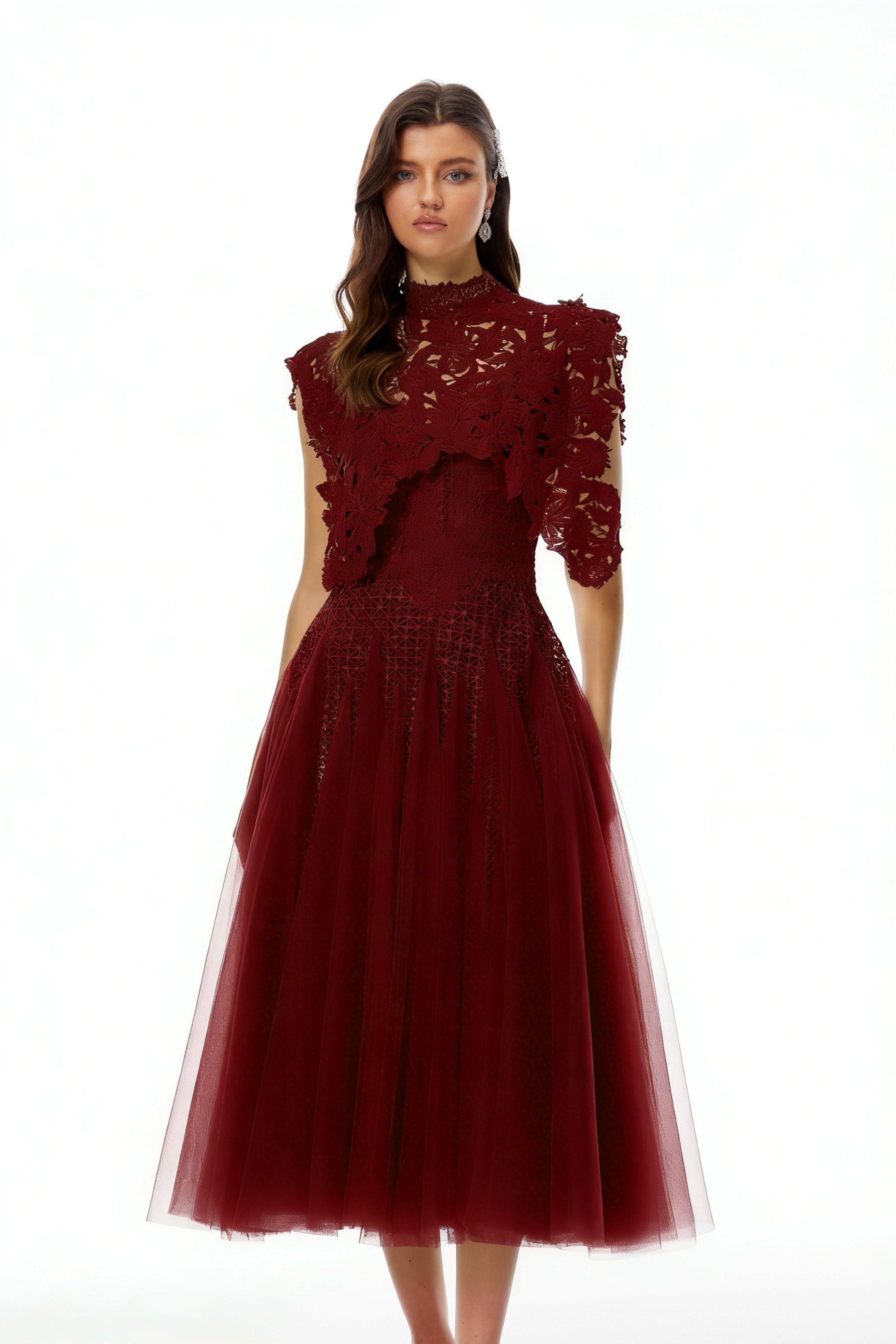 Margaret – Midi-Kleid mit rotem Blumenmuster aus Häkelstoff