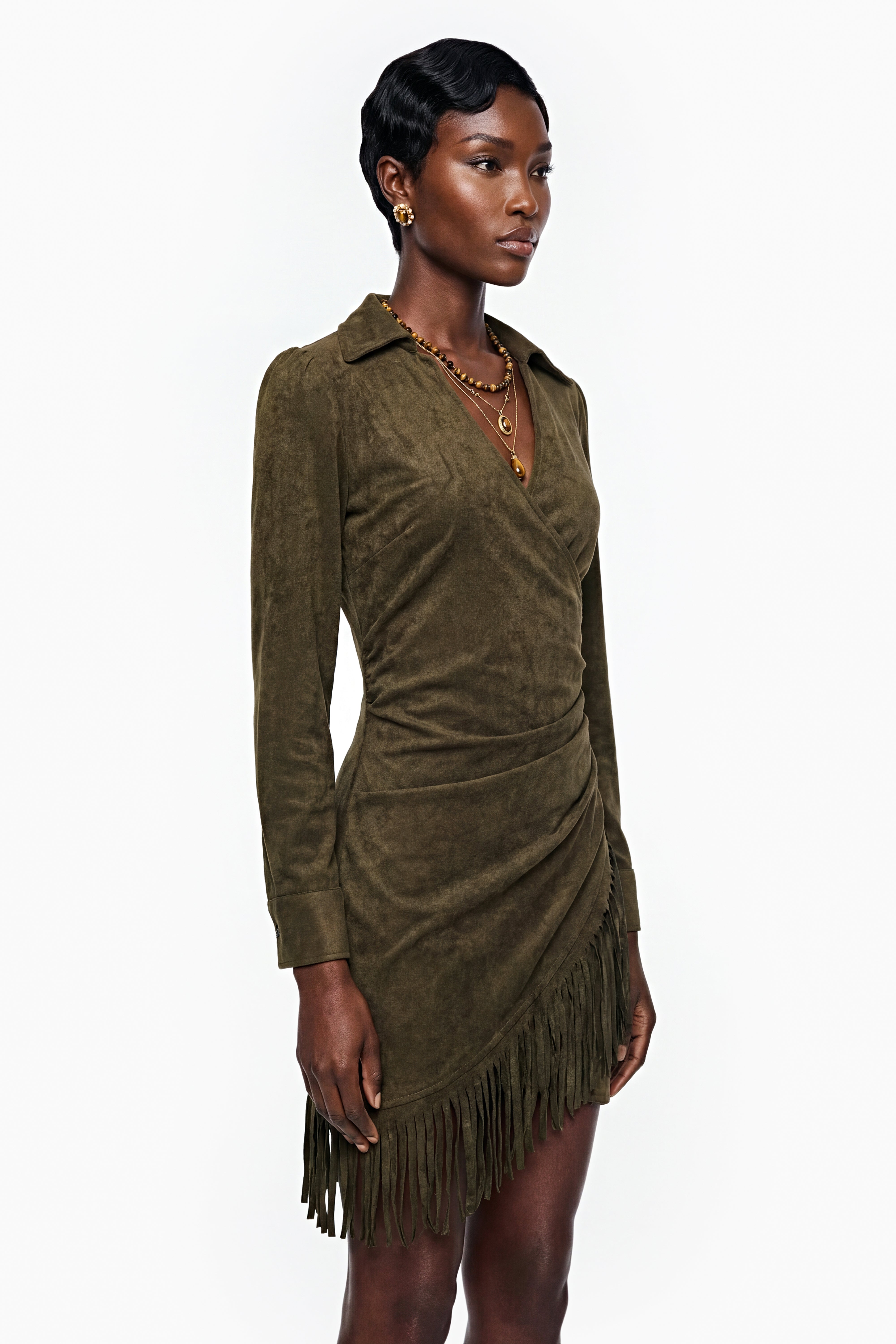 Margarete – Minikleid aus grünem Kunstwildleder mit Fransen