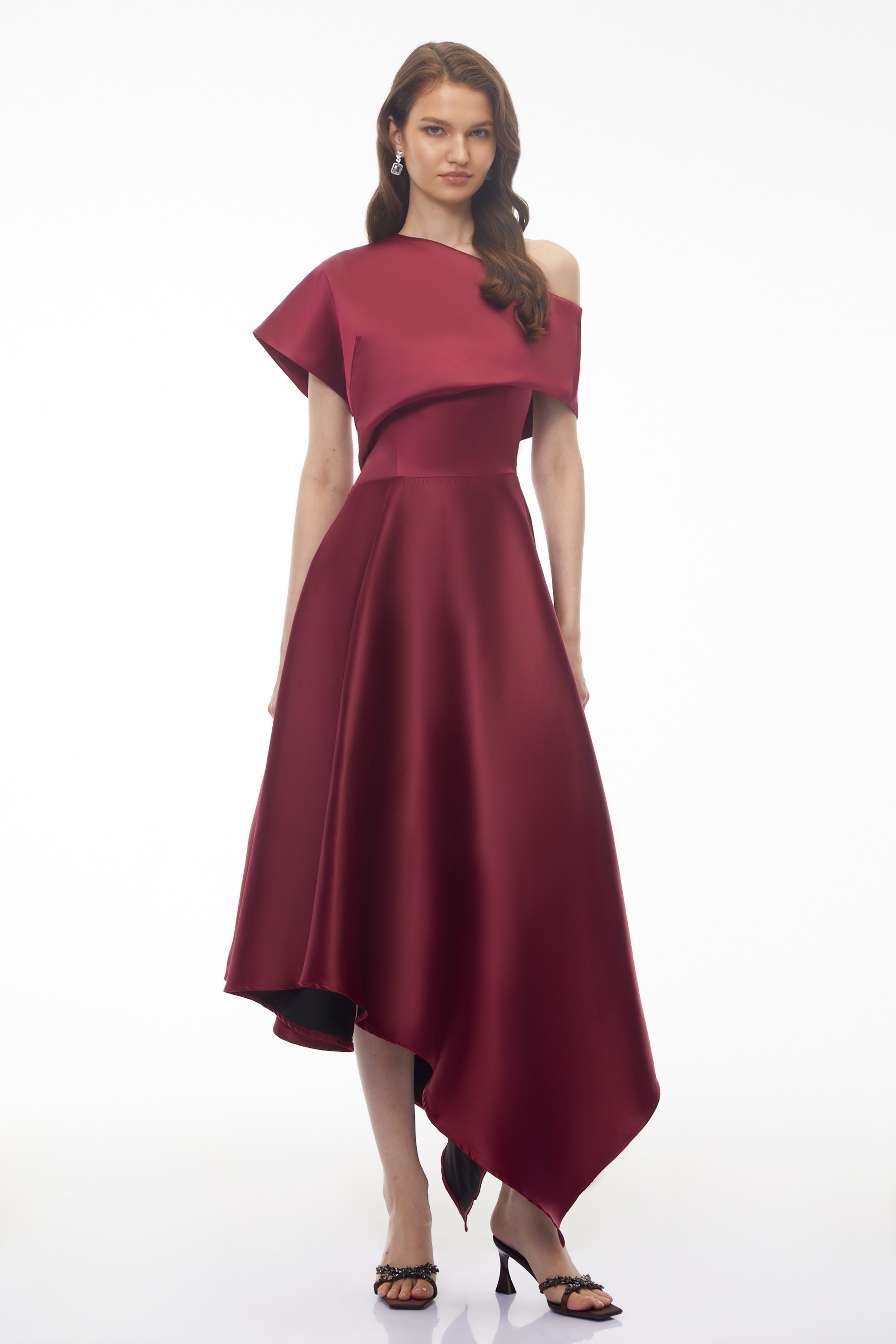 Robe longue asymétrique à une épaule Mia Red