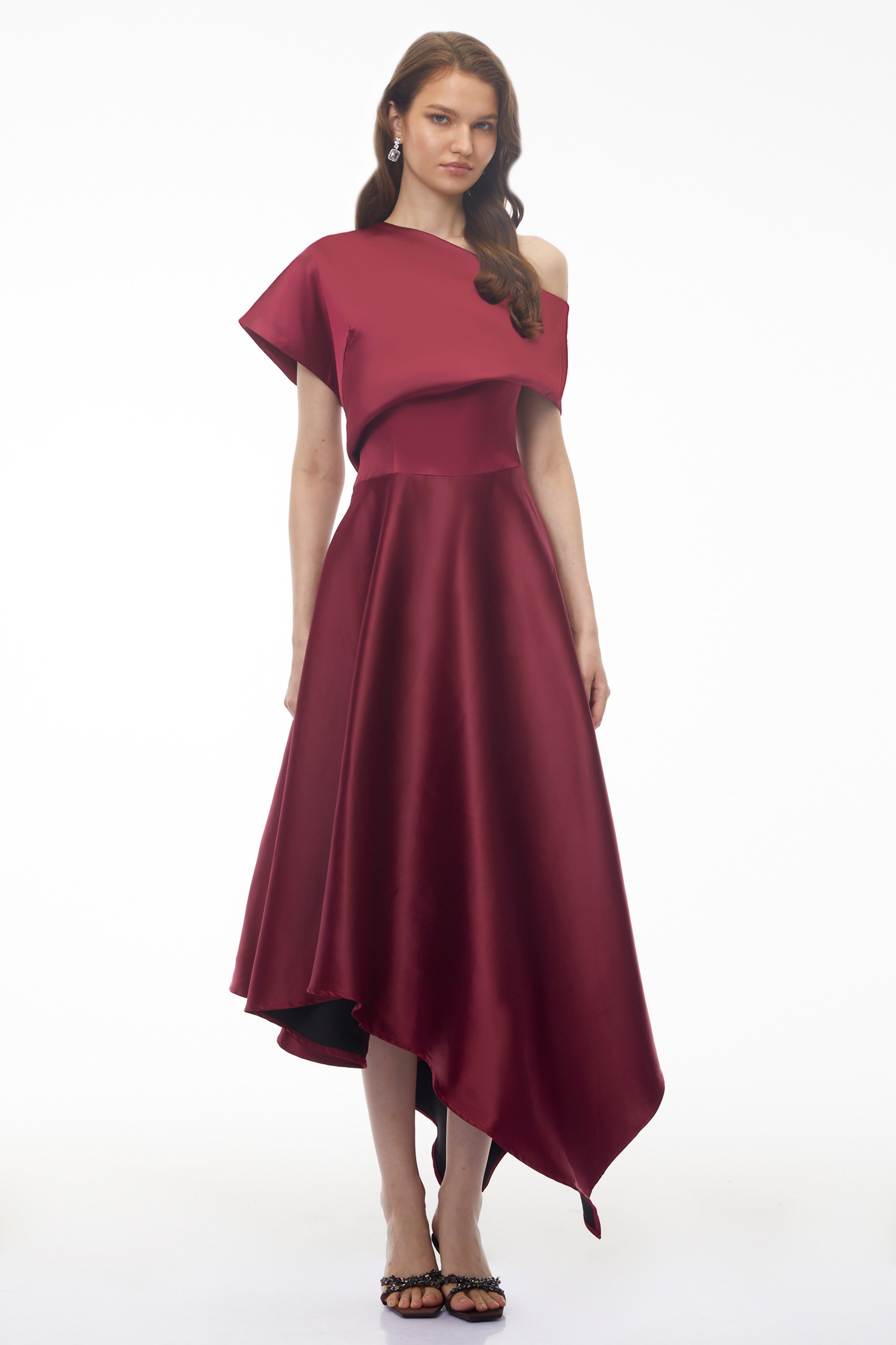 Robe longue asymétrique à une épaule Mia Red