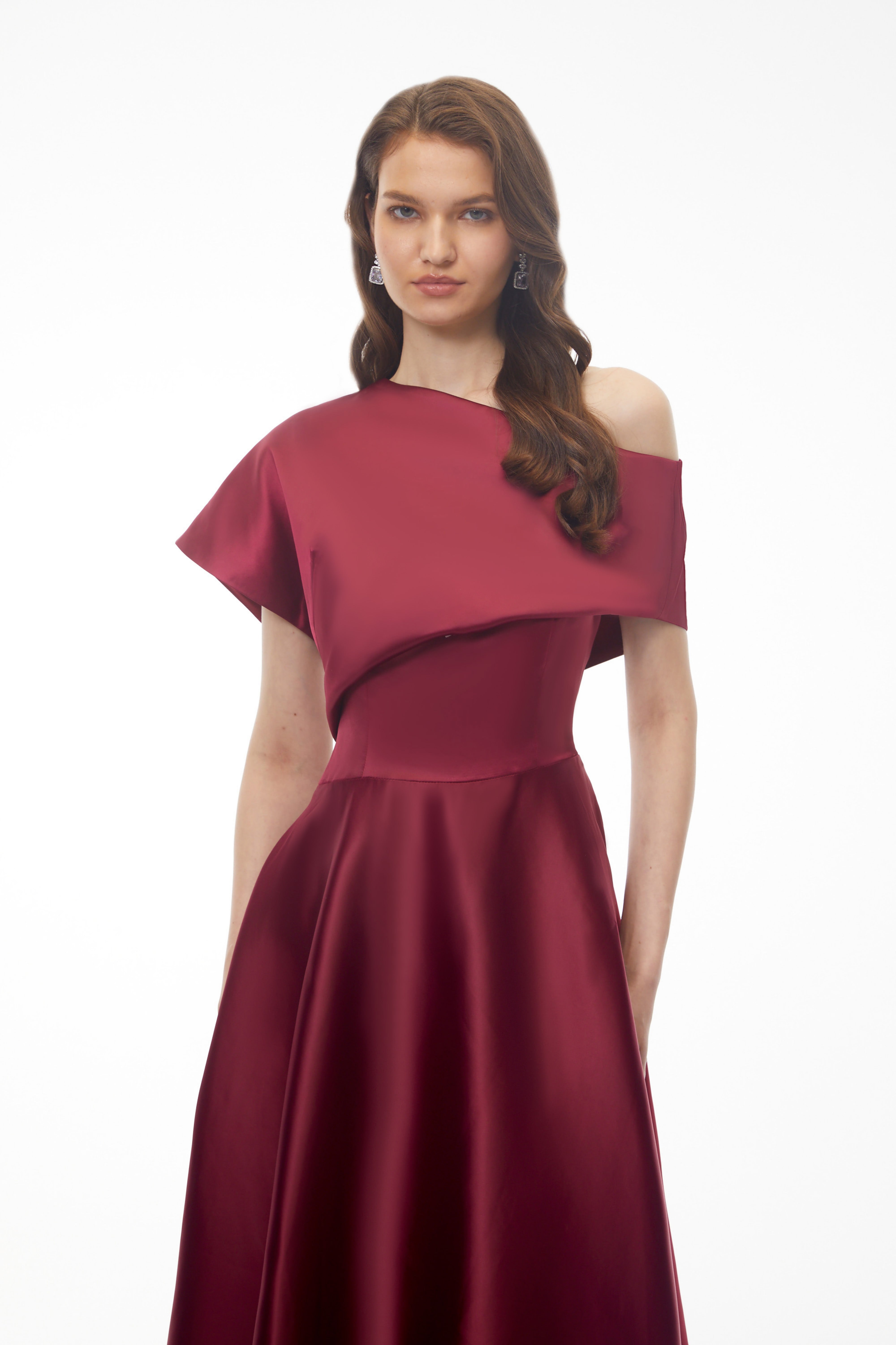 Robe longue asymétrique à une épaule Mia Red