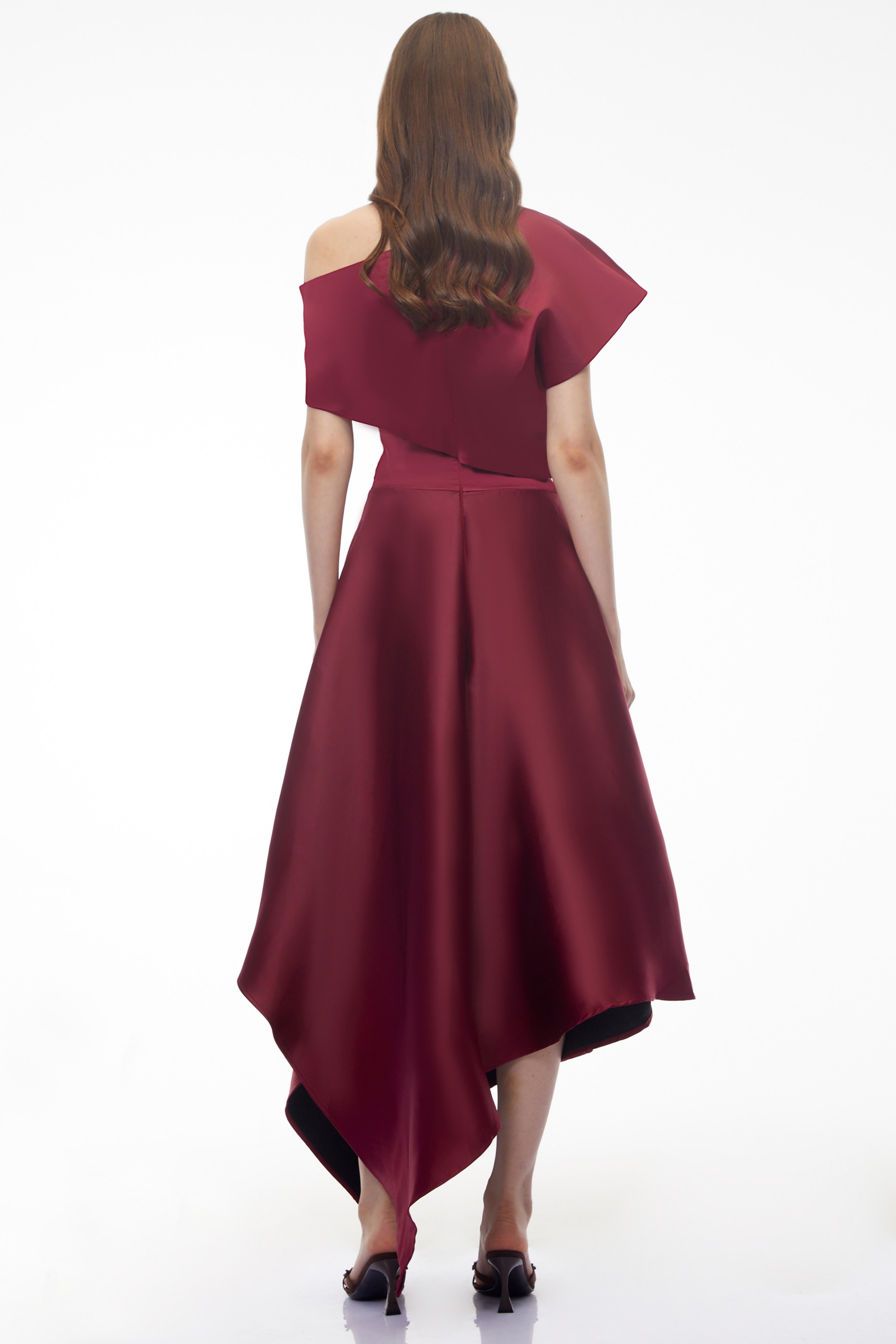 Robe longue asymétrique à une épaule Mia Red